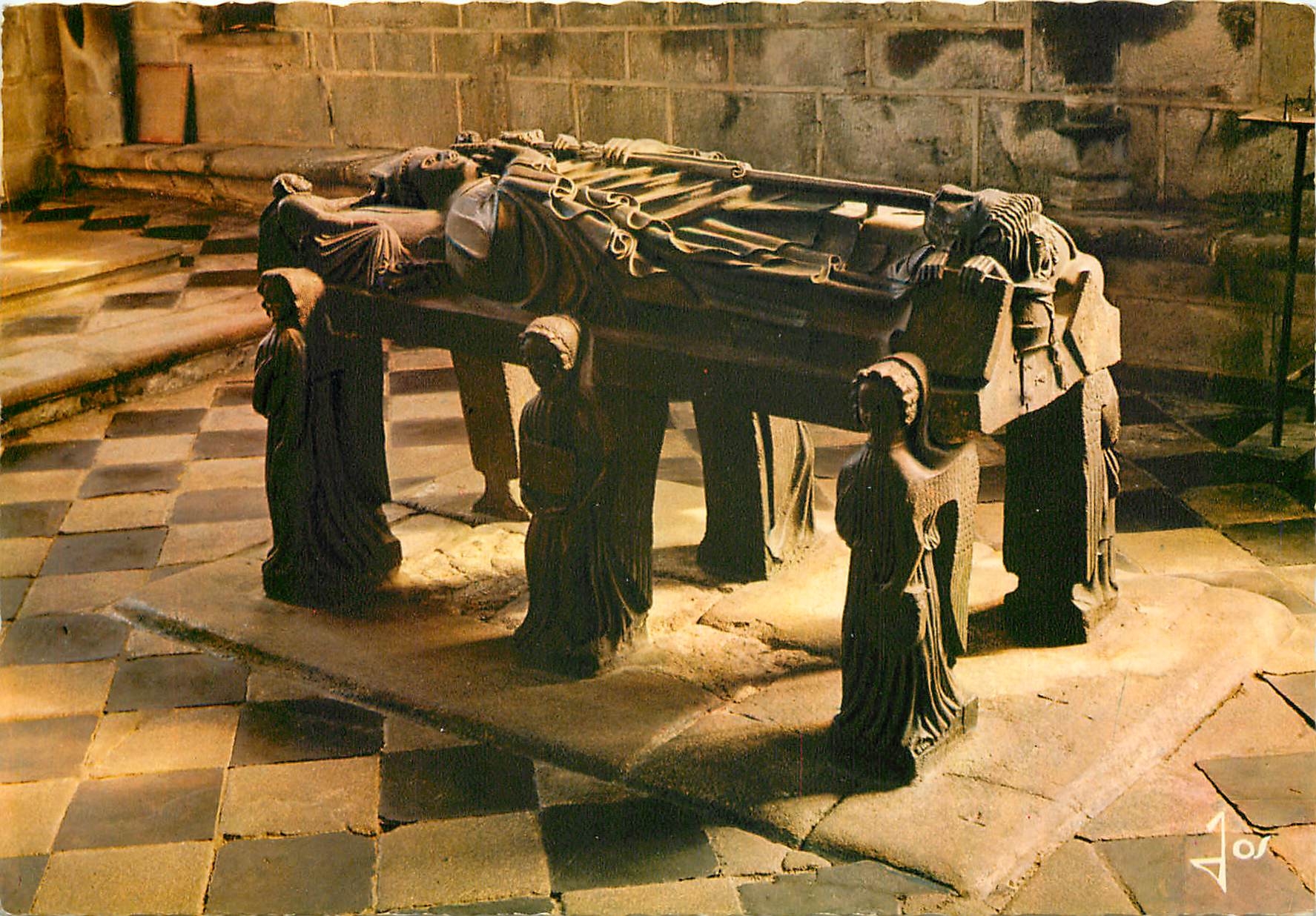 CPM La Bretagne en Couleurs Locronan Finistere Chapelle du Penily Le Tombeau de Saint Ronan statue e