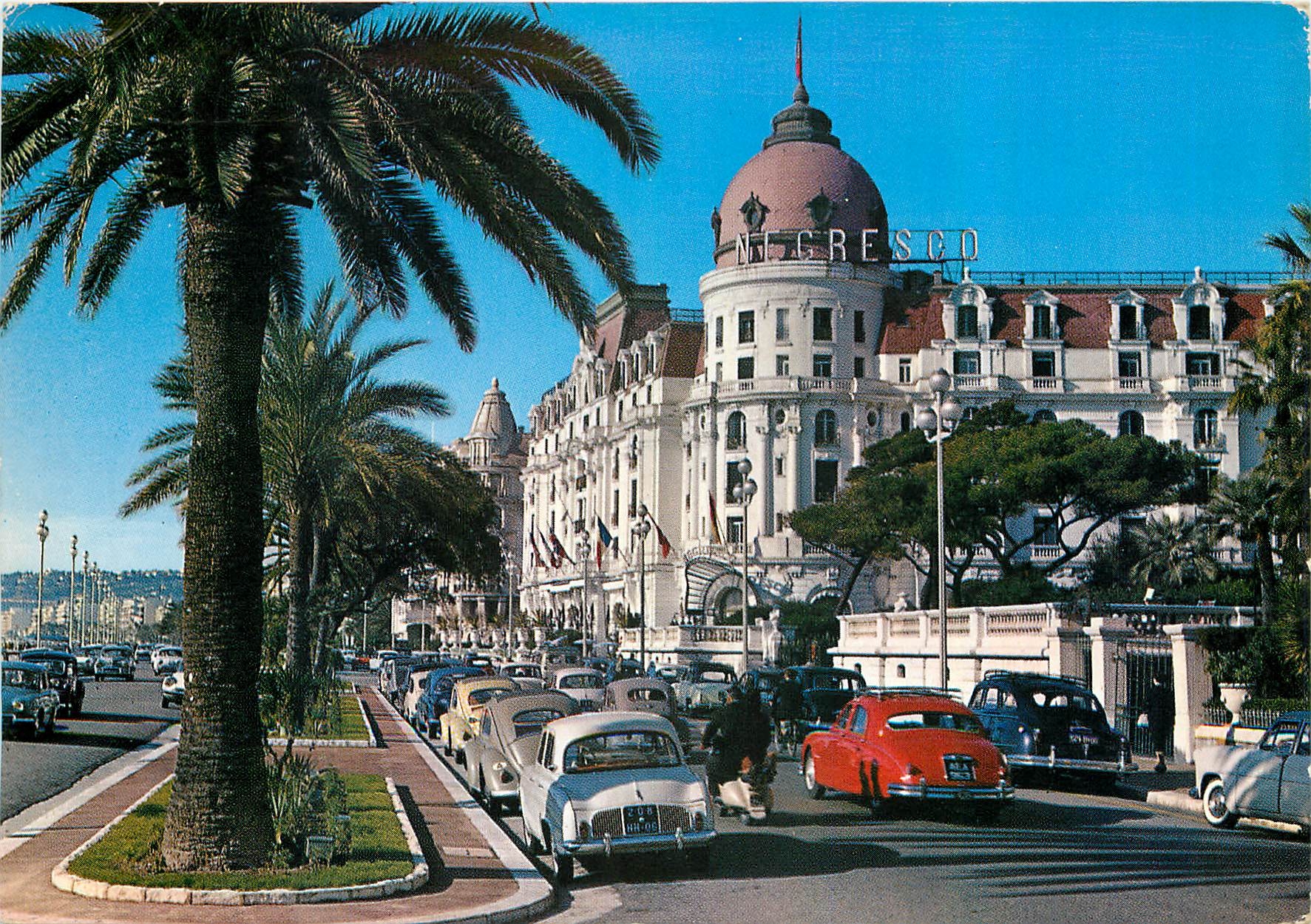 CPM Nice Hotel Negresco et Promenade des Anglais 