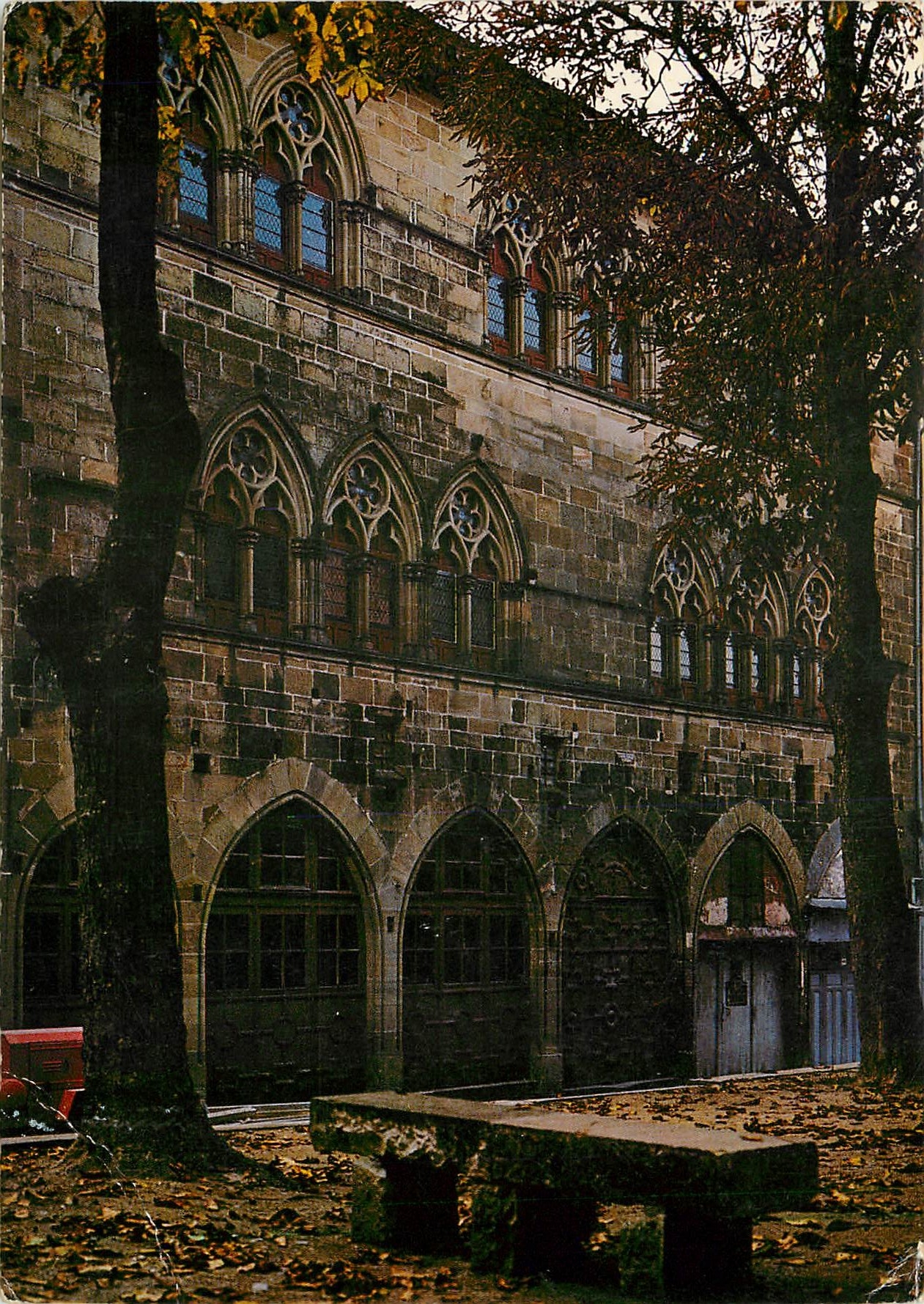 CPM Cordes Tarn La Promenade de la Bride et la Maison du Grand Fauconnier Mairie actuelle 