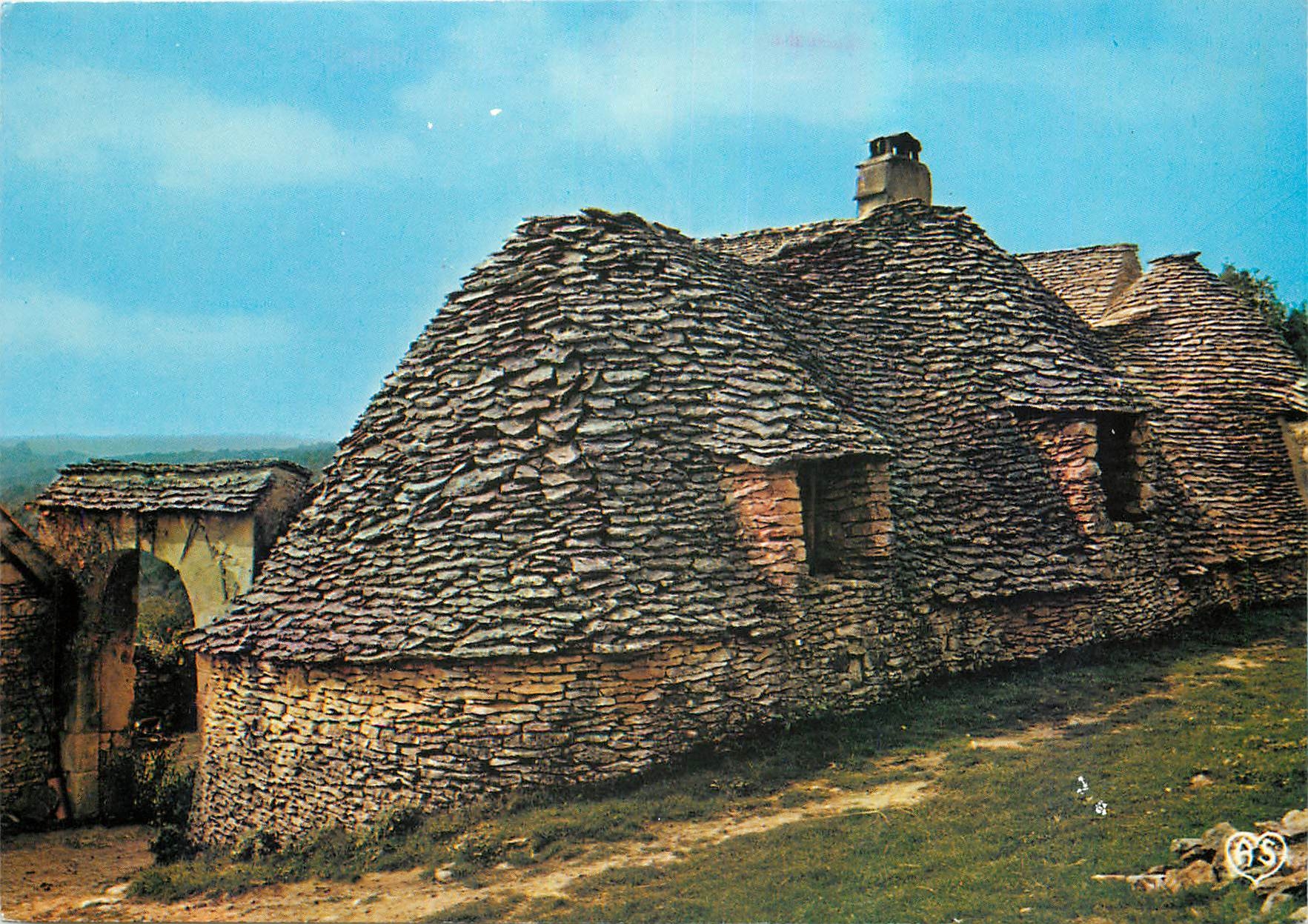 CPM En Parcourant la Dordogne Le Breuil de Calpalmal Vestiges d'un village de cabanes 