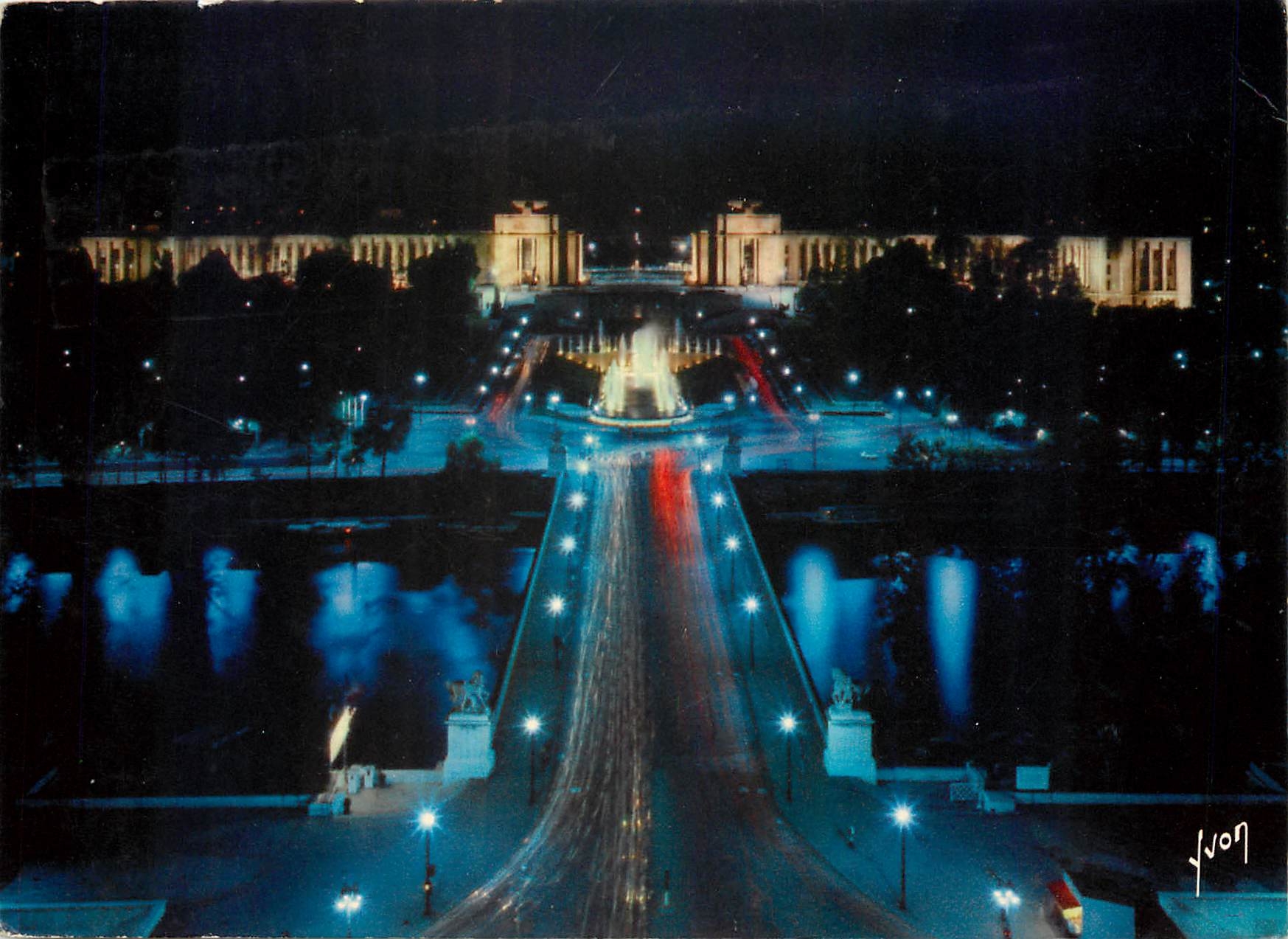 CPM Couleurs et Lumiere de France Paris Le Palais de Chailot illumine 