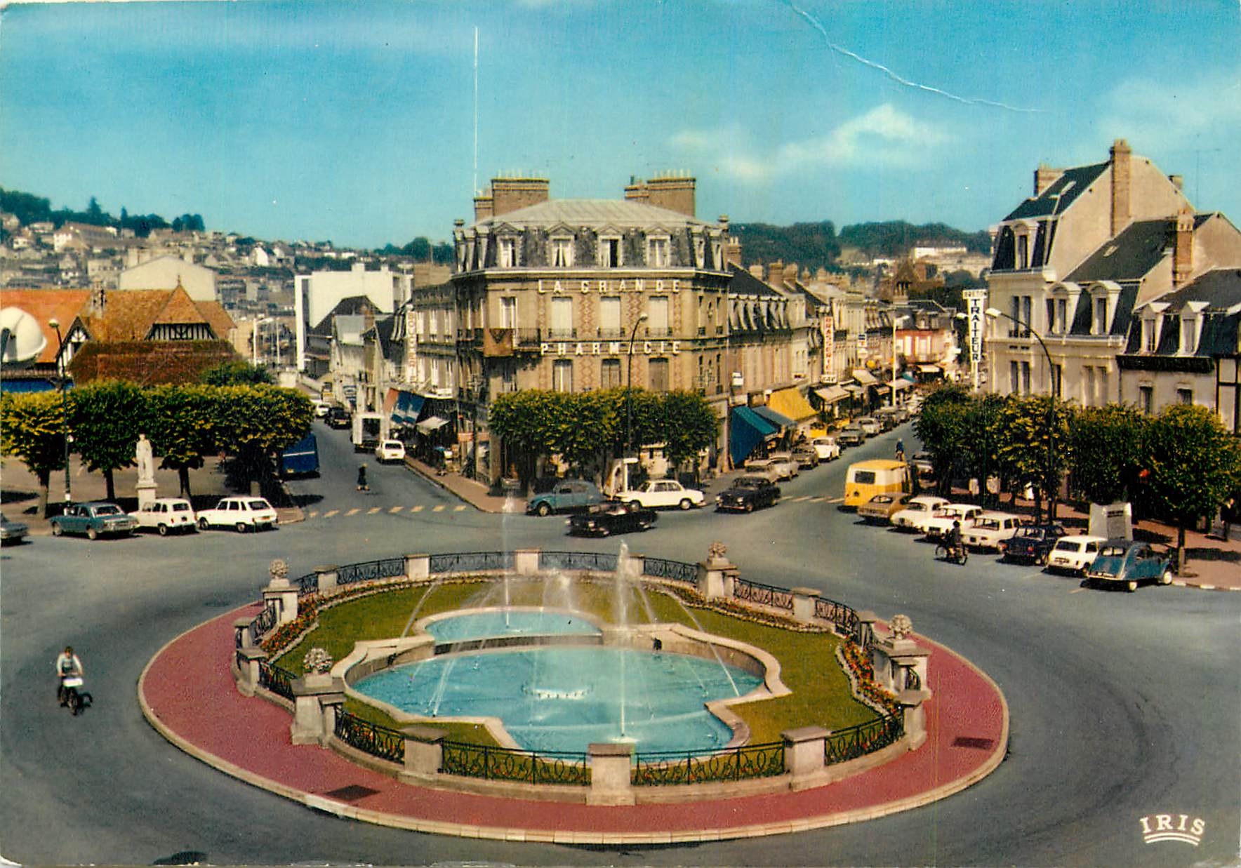 Place de Morny — Deauville - Trouville — Iris