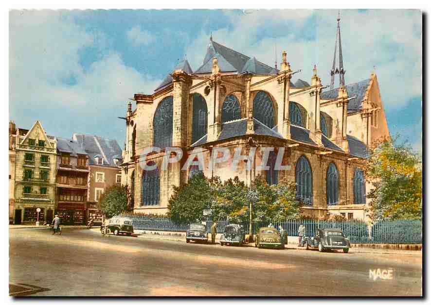 CPM Montargis Loiret Place Mirabeau Eglise Sainte Madeleine 