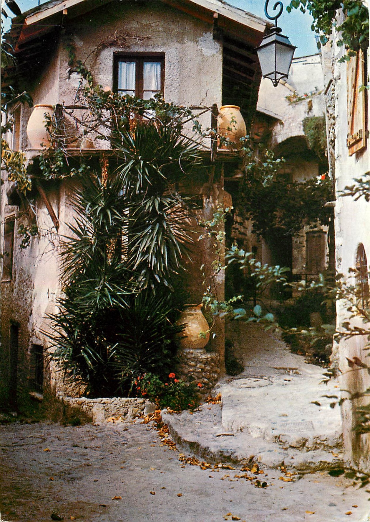 CPM Cote d'Azur Cagnes sur Mer Une Vieille Rue dans le Haut de Cagnes 