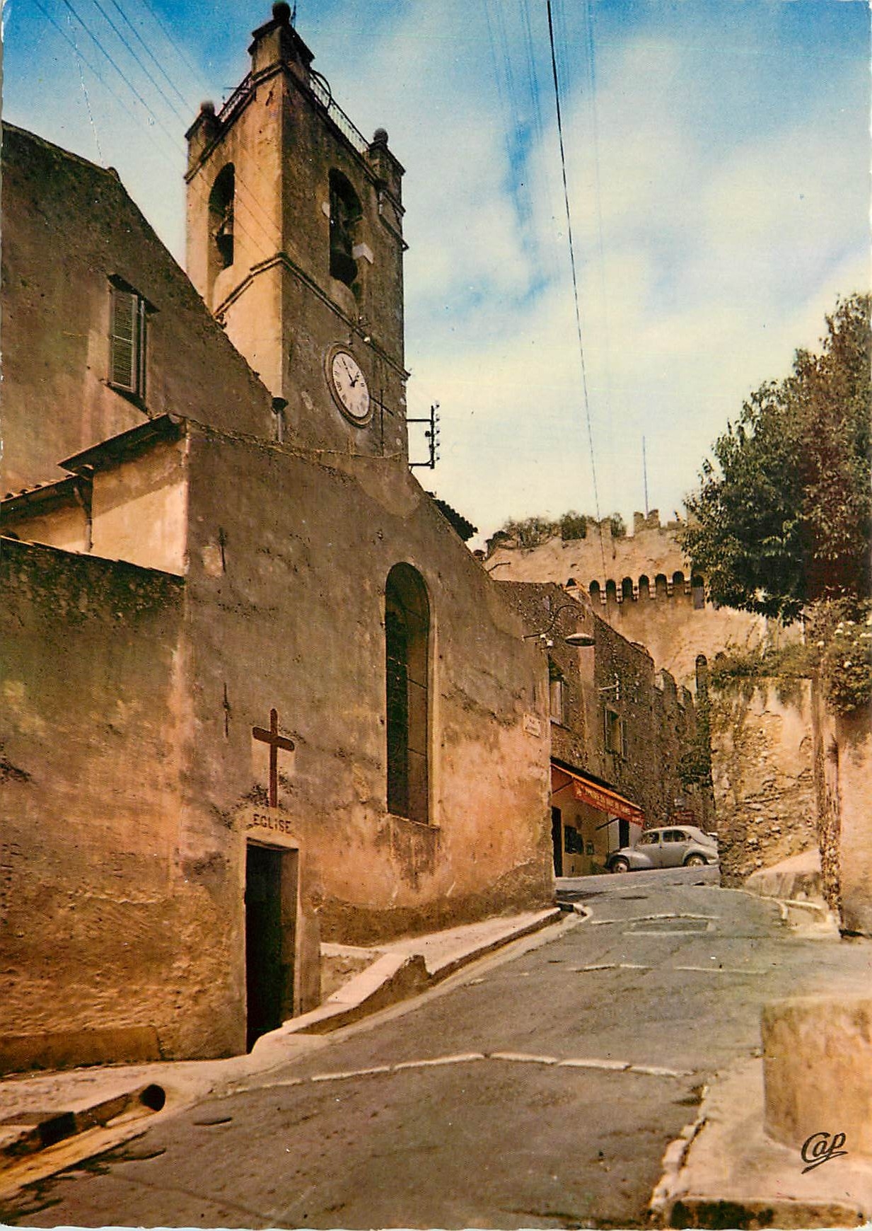 CPM Cagnes sur Mer Alpes Maritimes l'Eglise et le cote ouest du Chateau Grimaldi 