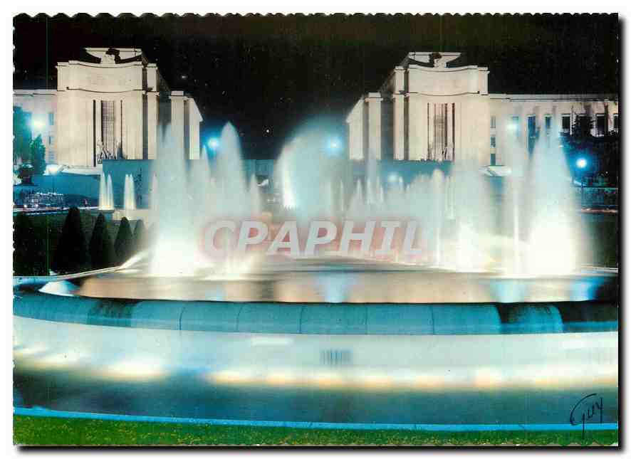 CPM Paris et ses Merveilles Les jets d'eau du Trocadero et le palais de Chaillot illumines 
