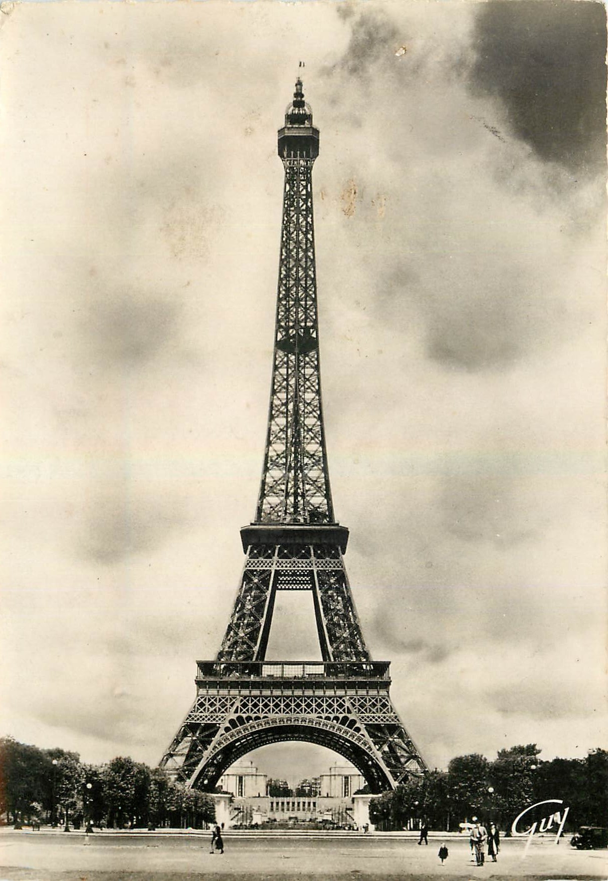 CPM Paris et ses Merveilles La tour Eiffel 