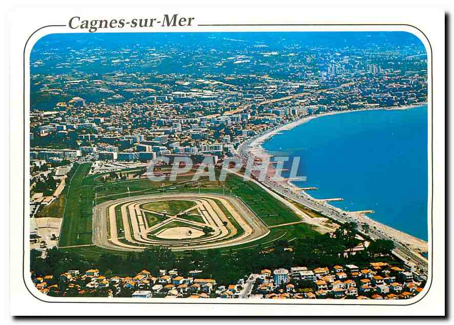 CPM Au Soleil de la Cote d'Azur Cagnes sur Mer Vue aerienne l'hippidrome de la Cote d'Azur Vue gener