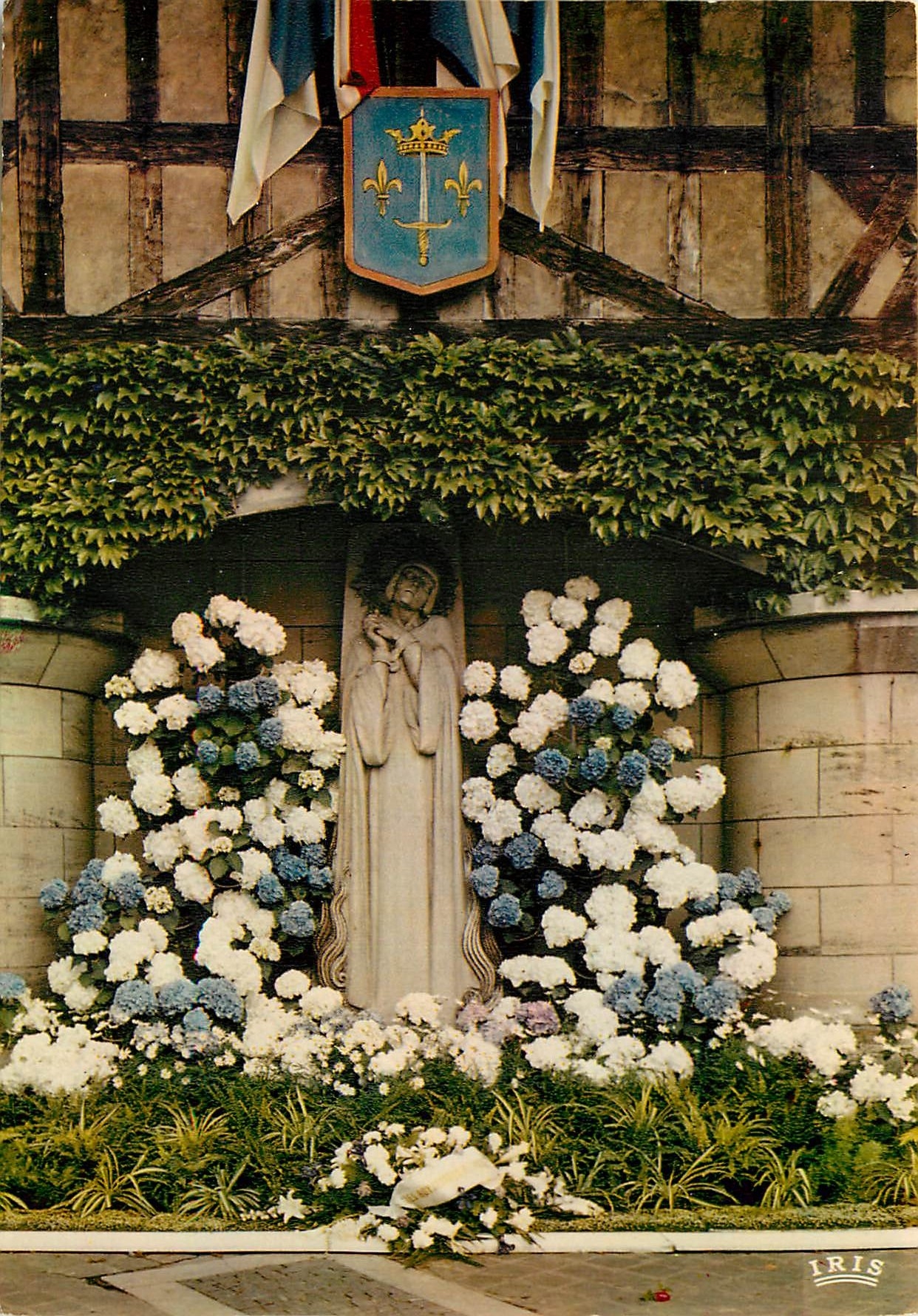 CPM Normandie France Rouen S Mme La Statue de Jeanne d'Arc Le Dernier dimanche de Mai 