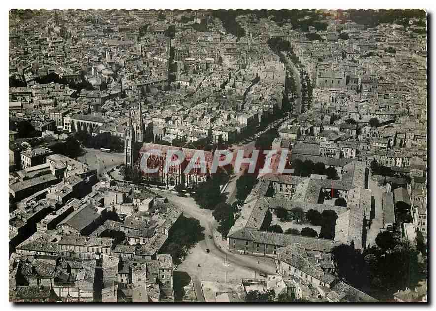 CPM Nimes Gard Vue serienne Les Casernes l'Eglise Saint Baudile le boulevard Gambetta 