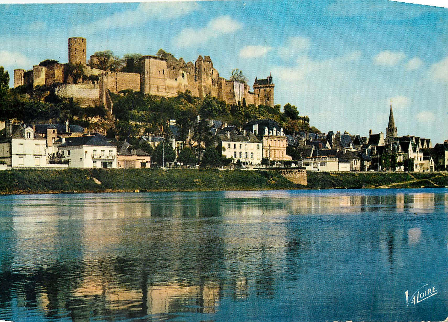 CPM Les Merveilles du val de Loire Chinon Indre et Loire Le chateau 