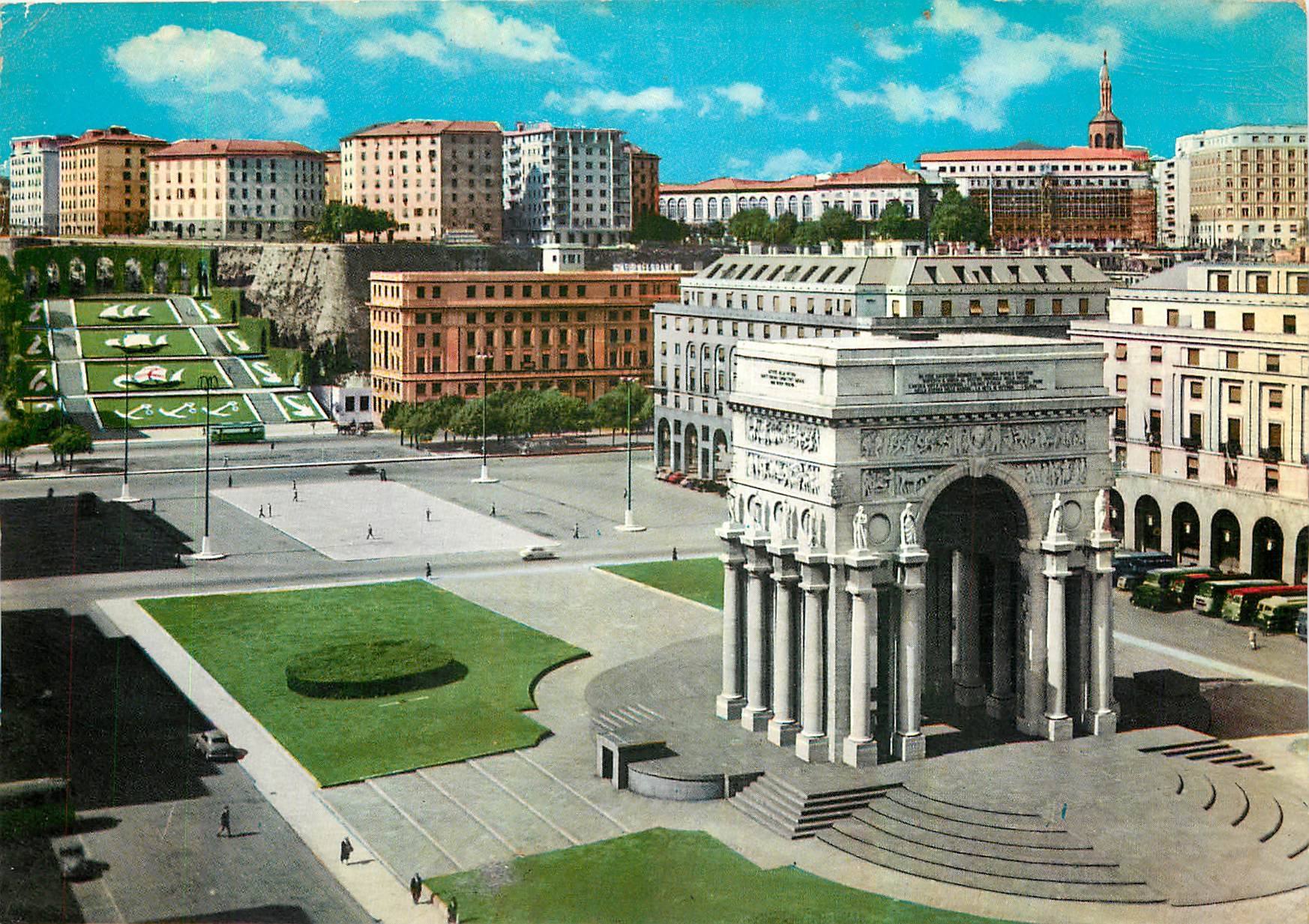 CPM Genova place de la victoire et monument aux soldats tombes en guerre 