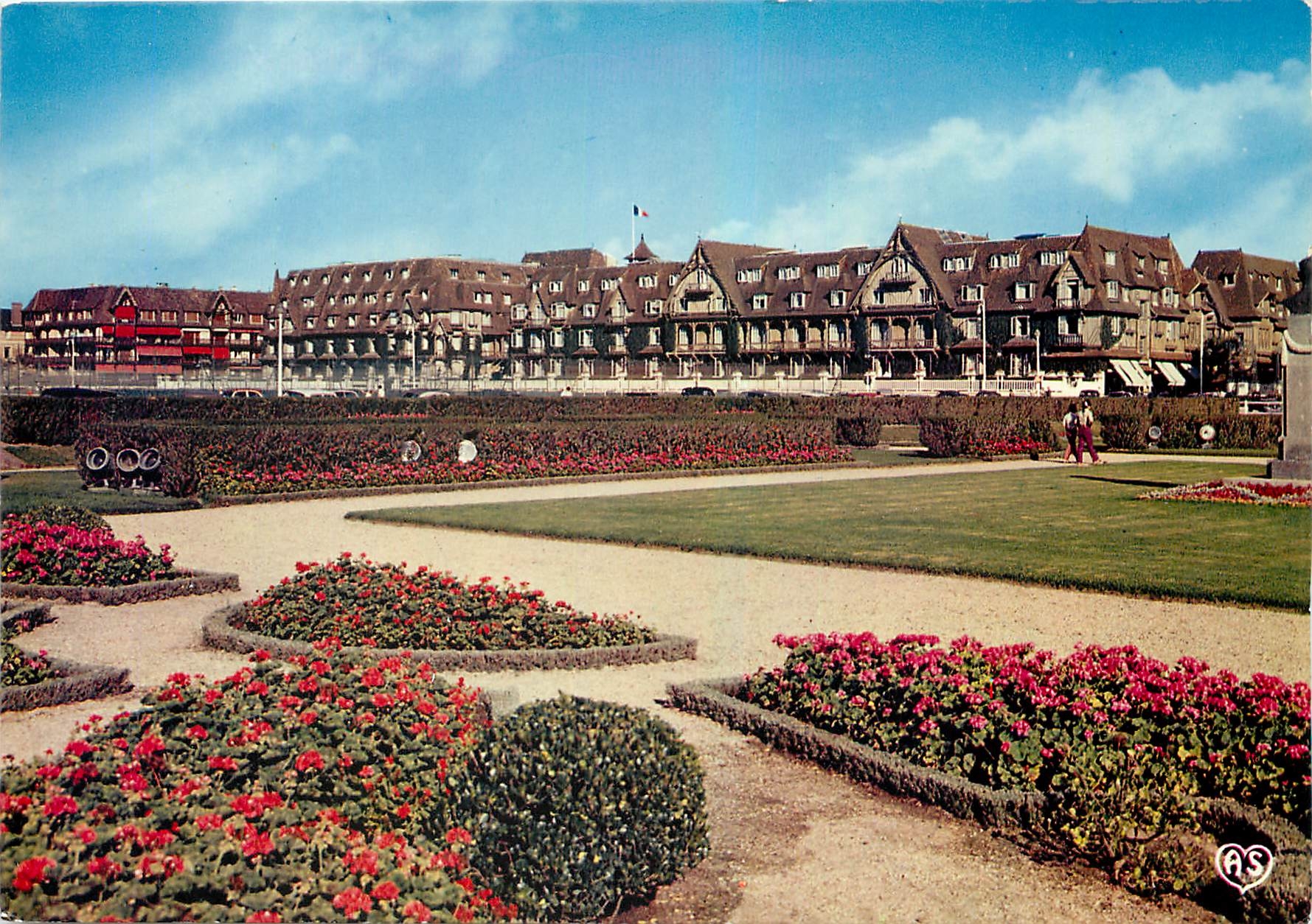 Deauville (Calvados) — 'La plage fleurie' — L'Hôtel Normandie — éditeur Affratt & Frères, série HR 32