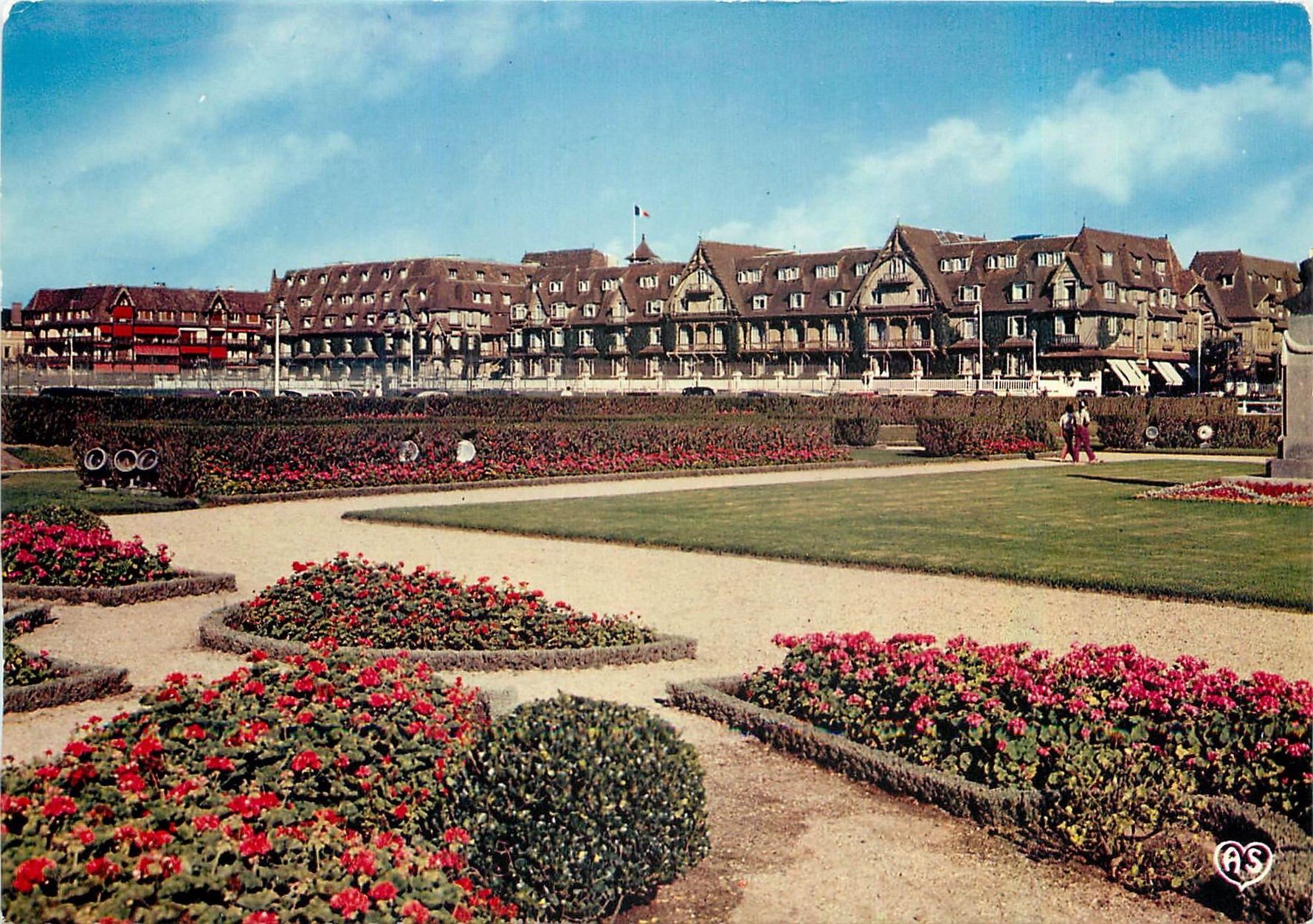 CPM Deauville Calvados la Plage Fleurie l'Hotel Normandie 