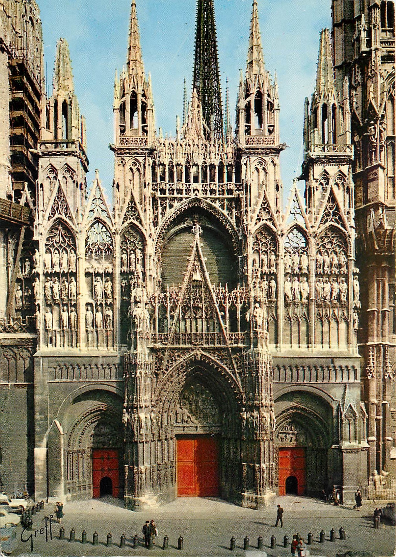 CPM En Normandie Rouen Seine Maritime la Cathedrale detail de la Facade 