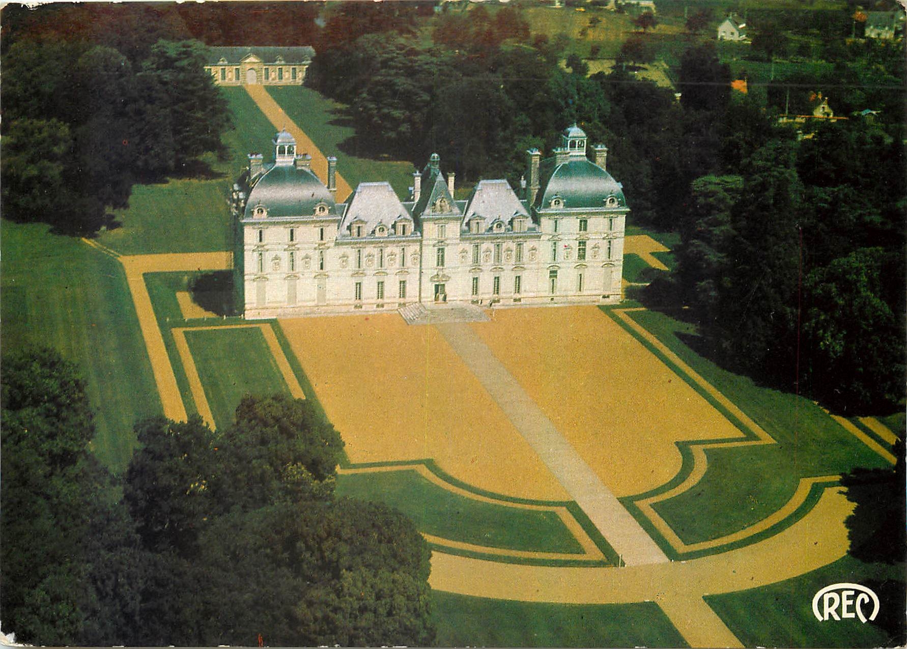 CPM Cheverny Loir et Cher le Chateau vue aerienne 