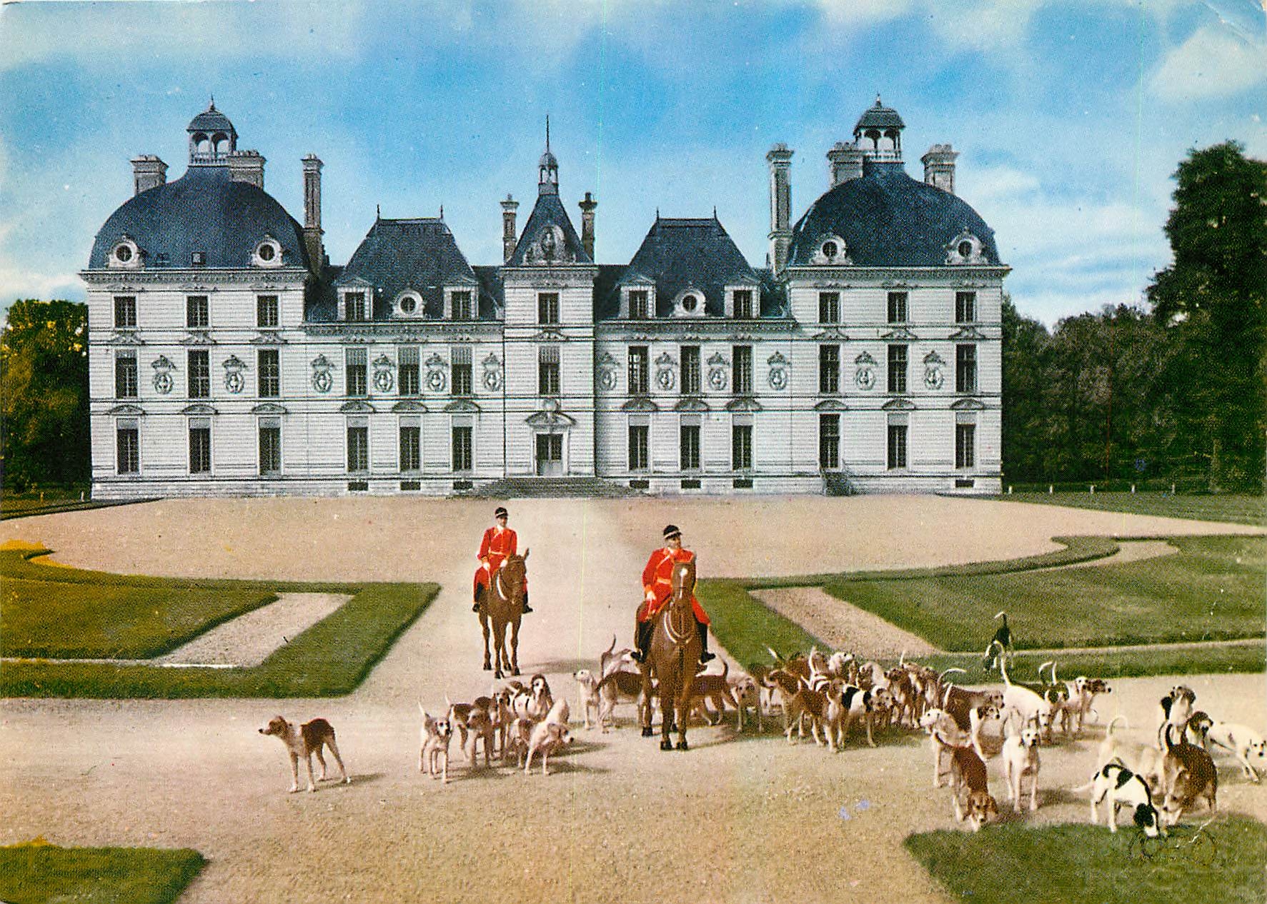 CPM Cheverny Loire et Cher le Chateau un depart a la Chasse Cheins