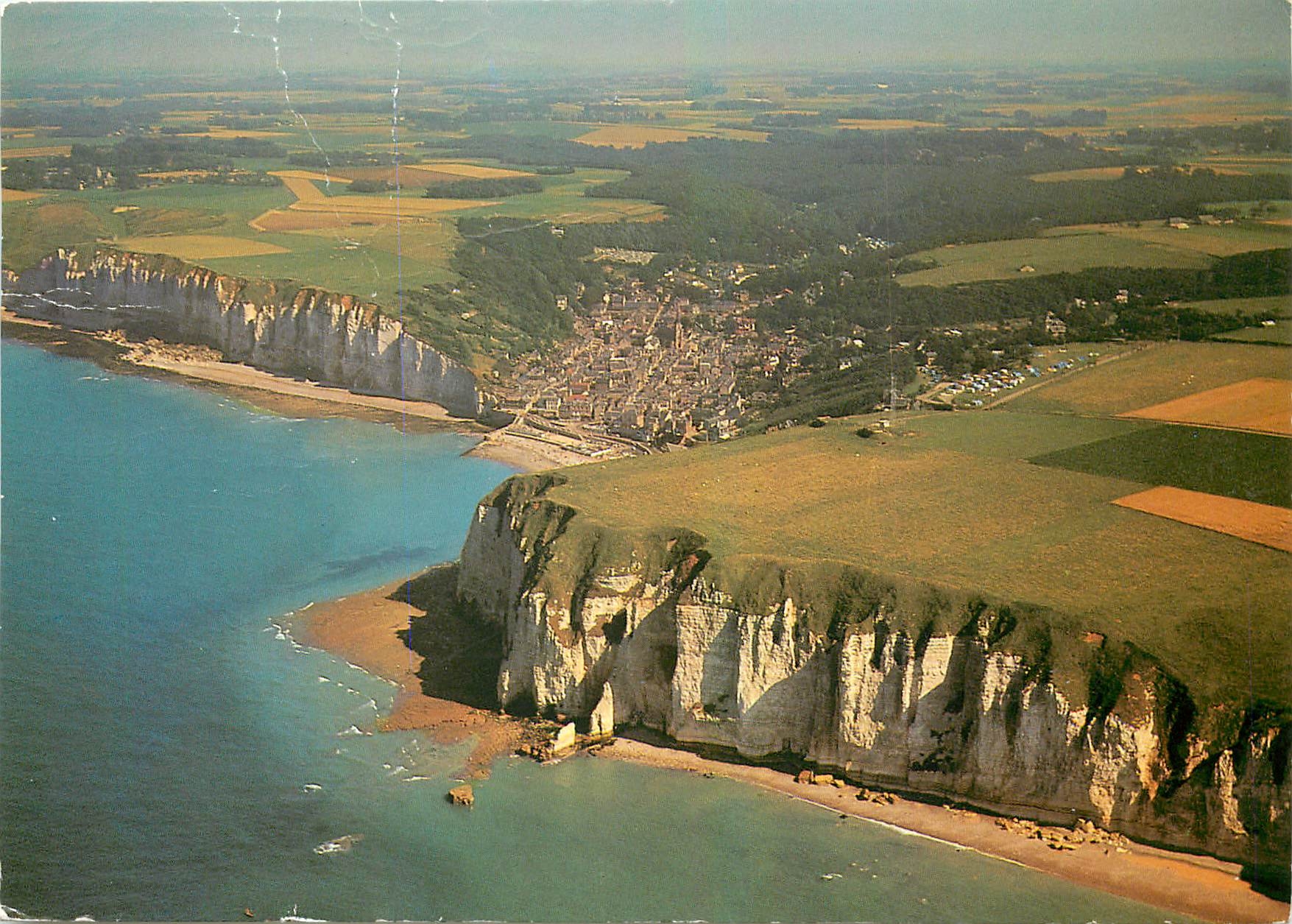 CPM La Cote Normande Yport Seine Mme Vue d'ensemble la plage et le Chicard 