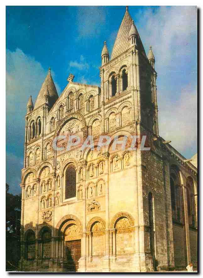 CPM Images de France Charente Angouleme La Cathedrale Saint Pierre 