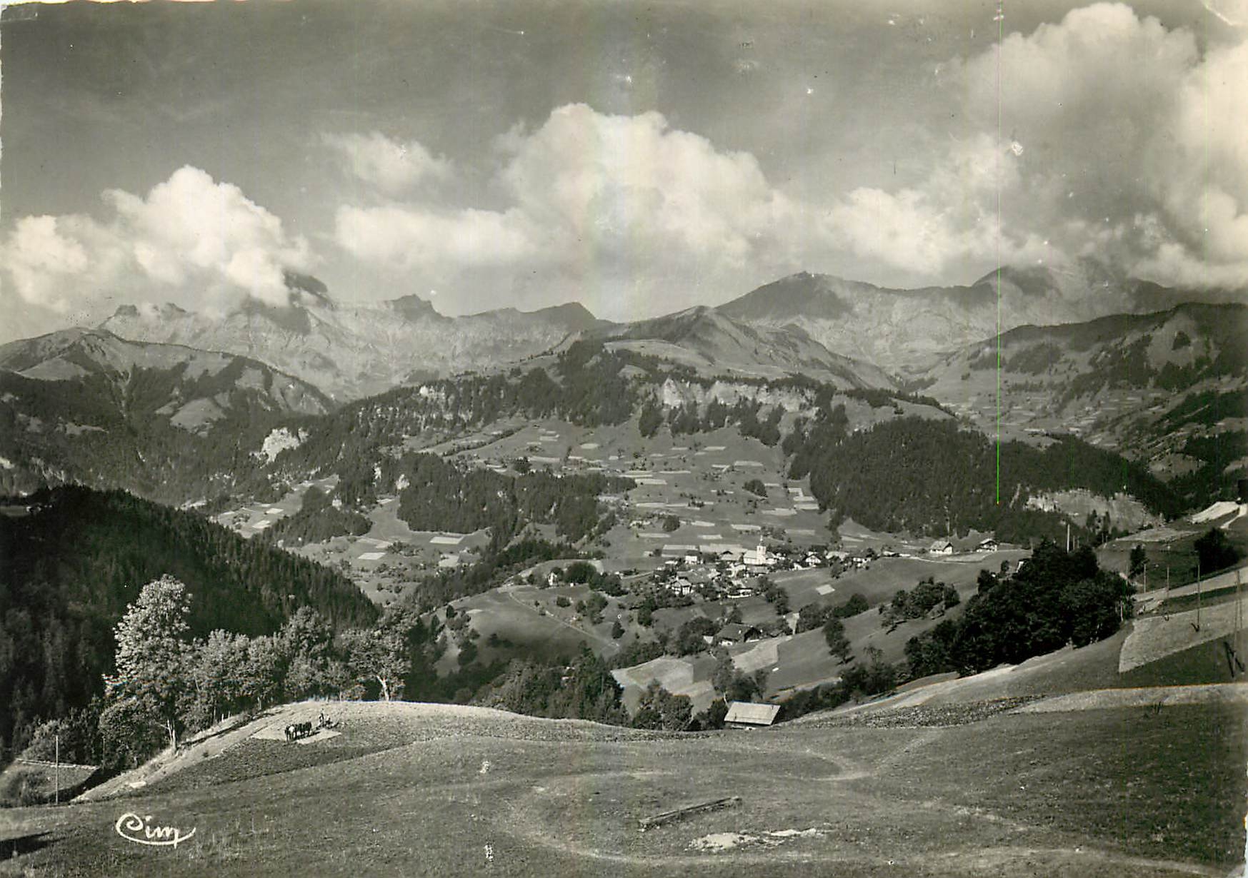 CPM Notre Dame de Bellecombe Savoie Vue generale Le Charvin et les Etales 