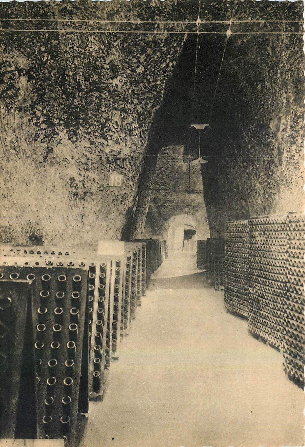 CPM Champagne Pommery & Greno Reims Enfilade de crayeres d'origine gallo-romaine 