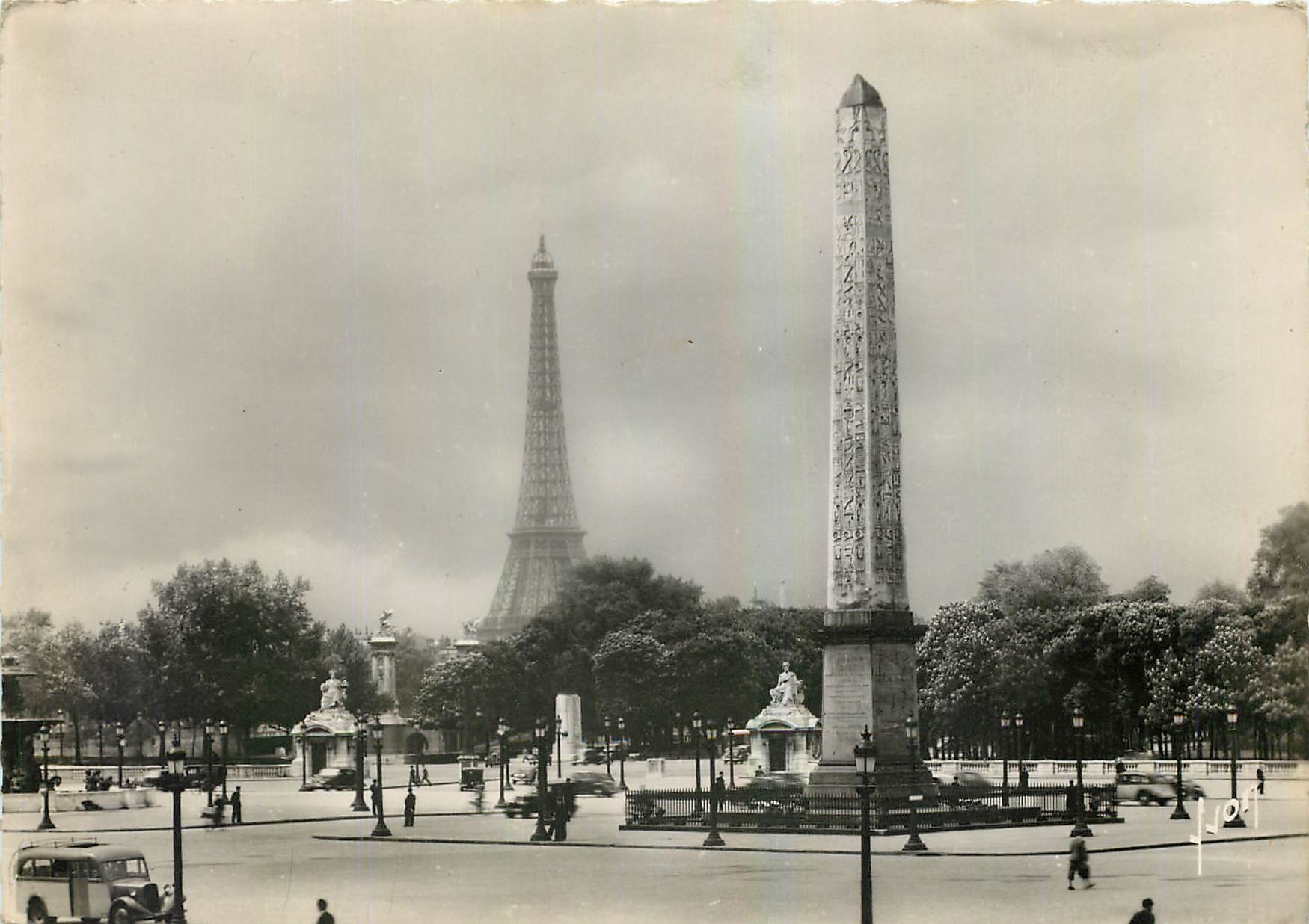 CPM Paris en flanant Place de la Concorde 