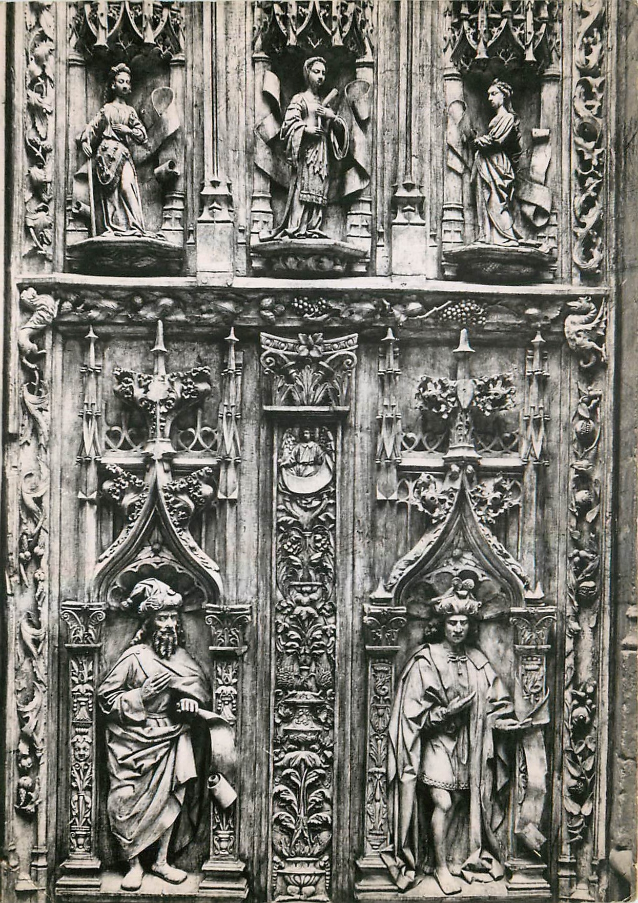 Aix-en-Provence — Cathédrale Saint-Sauveur, Portail (1504) — Partie inférieure gauche