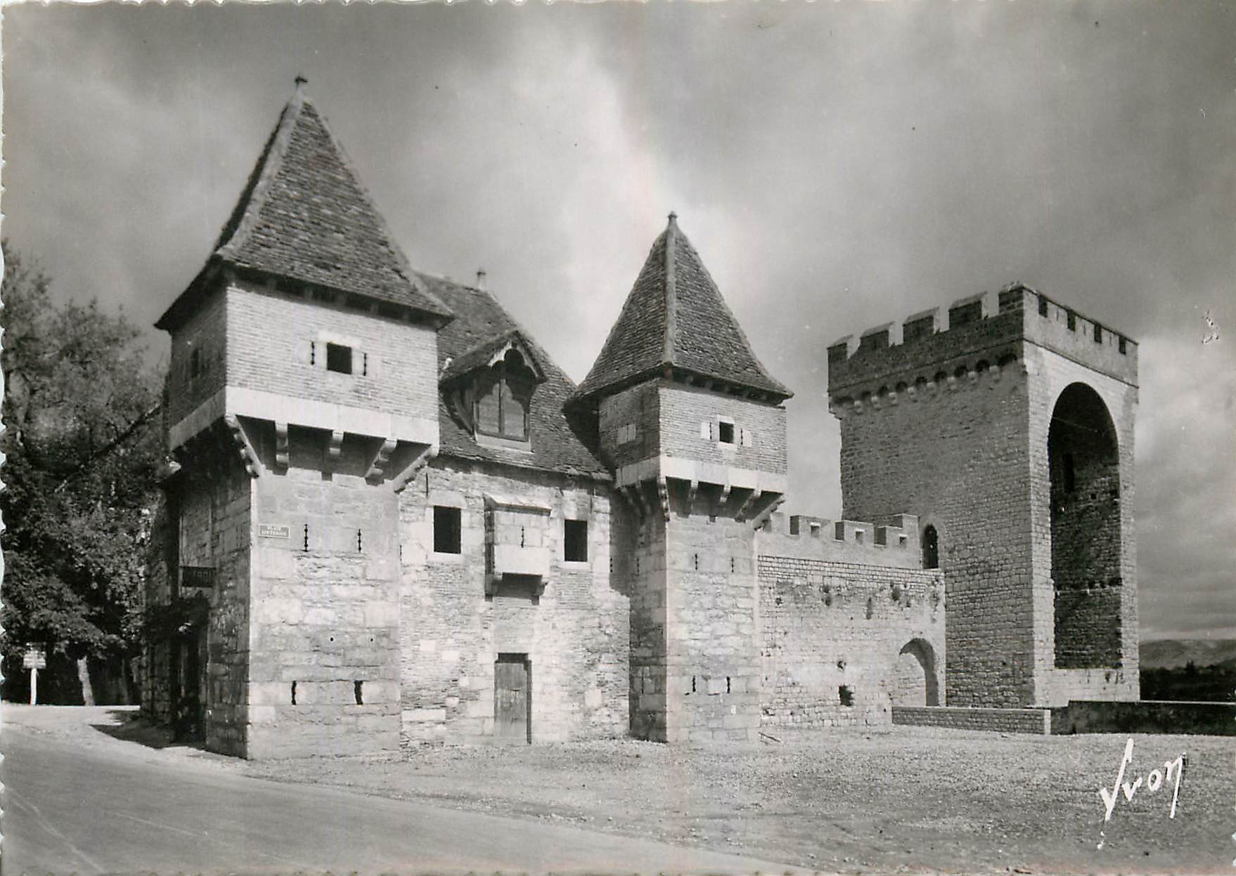 Cahors (Lot) — La barbacane (XVe s.) et tour des Pendus — Les Éditions d'Art, Paris