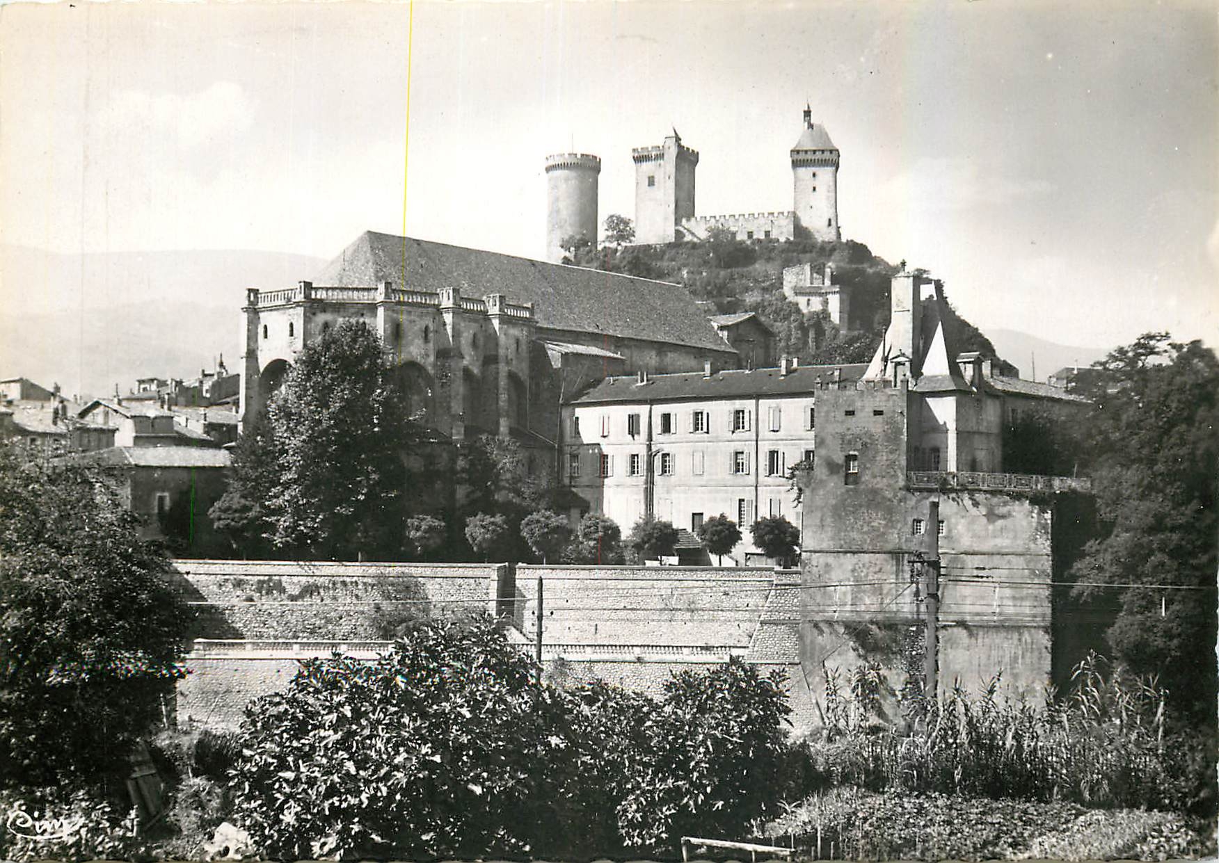 CPM Foix Ariege Le Chateau Mon hist L'Eglise St Volusien Mon hist La Prefecture anc Abbaye vus de la