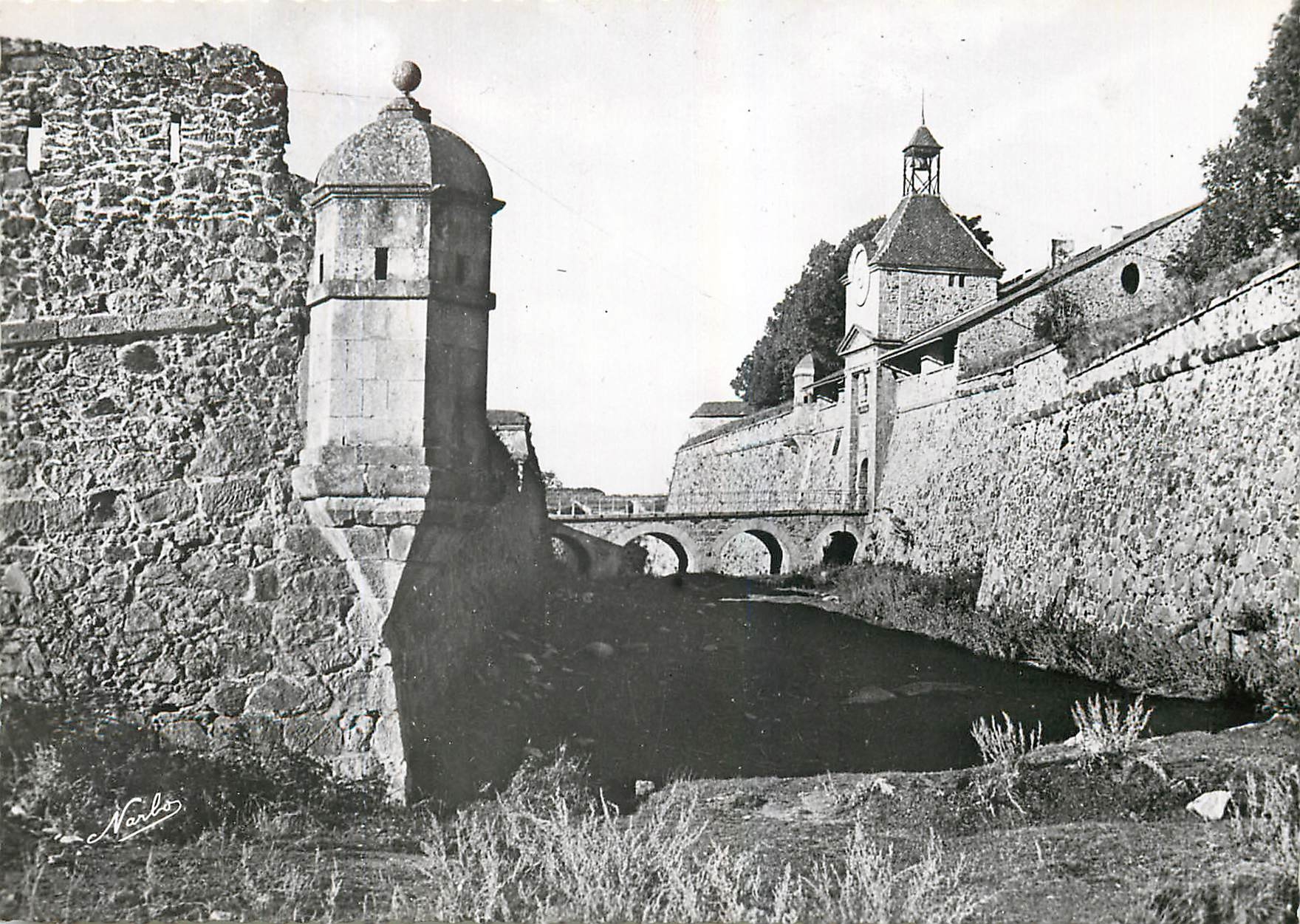 CPM Mont Louis P O Entree de la Citadelle et Echauguette 