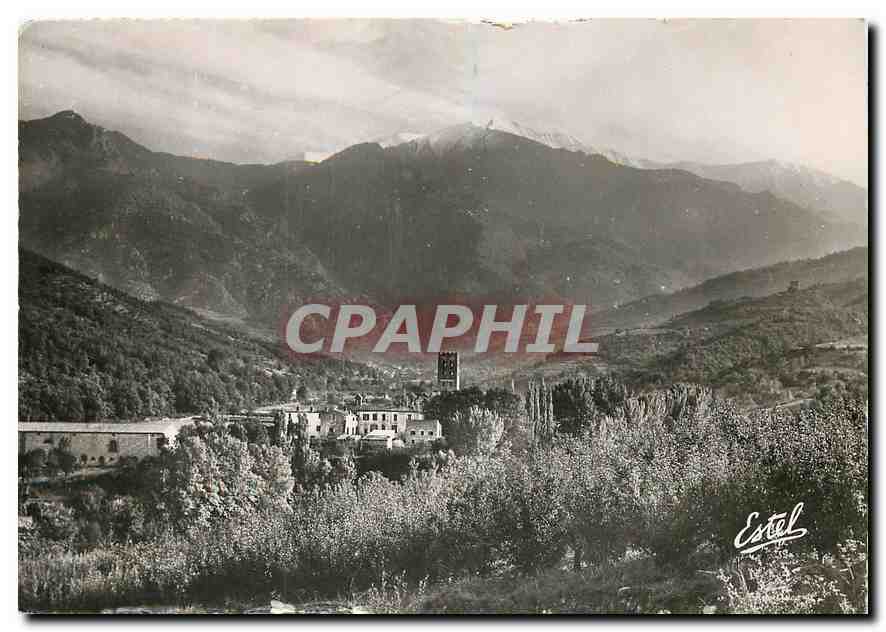 CPM Abbaye de St Michel de Cuxa Prade Pyrenees Orientales Vue generale au pied du Canigou 