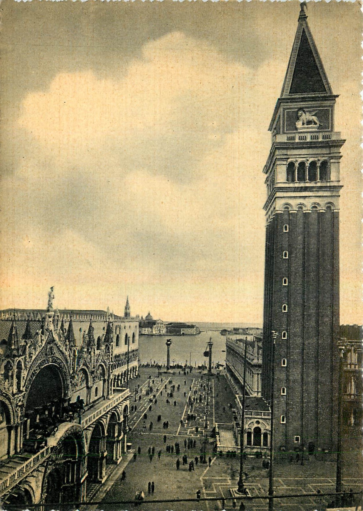 CPM Venezia Place St Marc et Campanile 