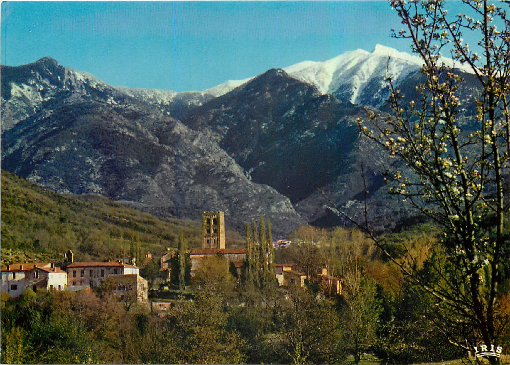 CPM En Roussillon Aux environs de Prades L'Abbaye St Michel de Cuxa Remarquable edifice roman 