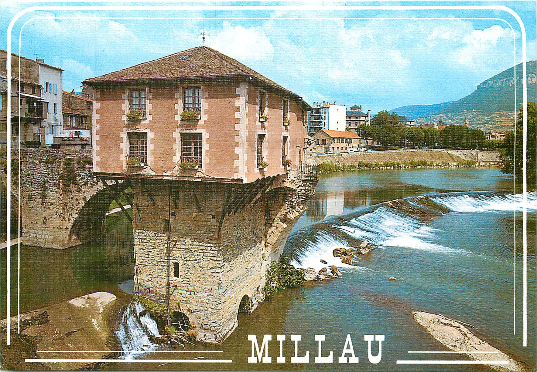 CPM L'Aveyron Touristique Millau Cite du Gant Le vieux moulin sur le Tarn construit sur un bastion d