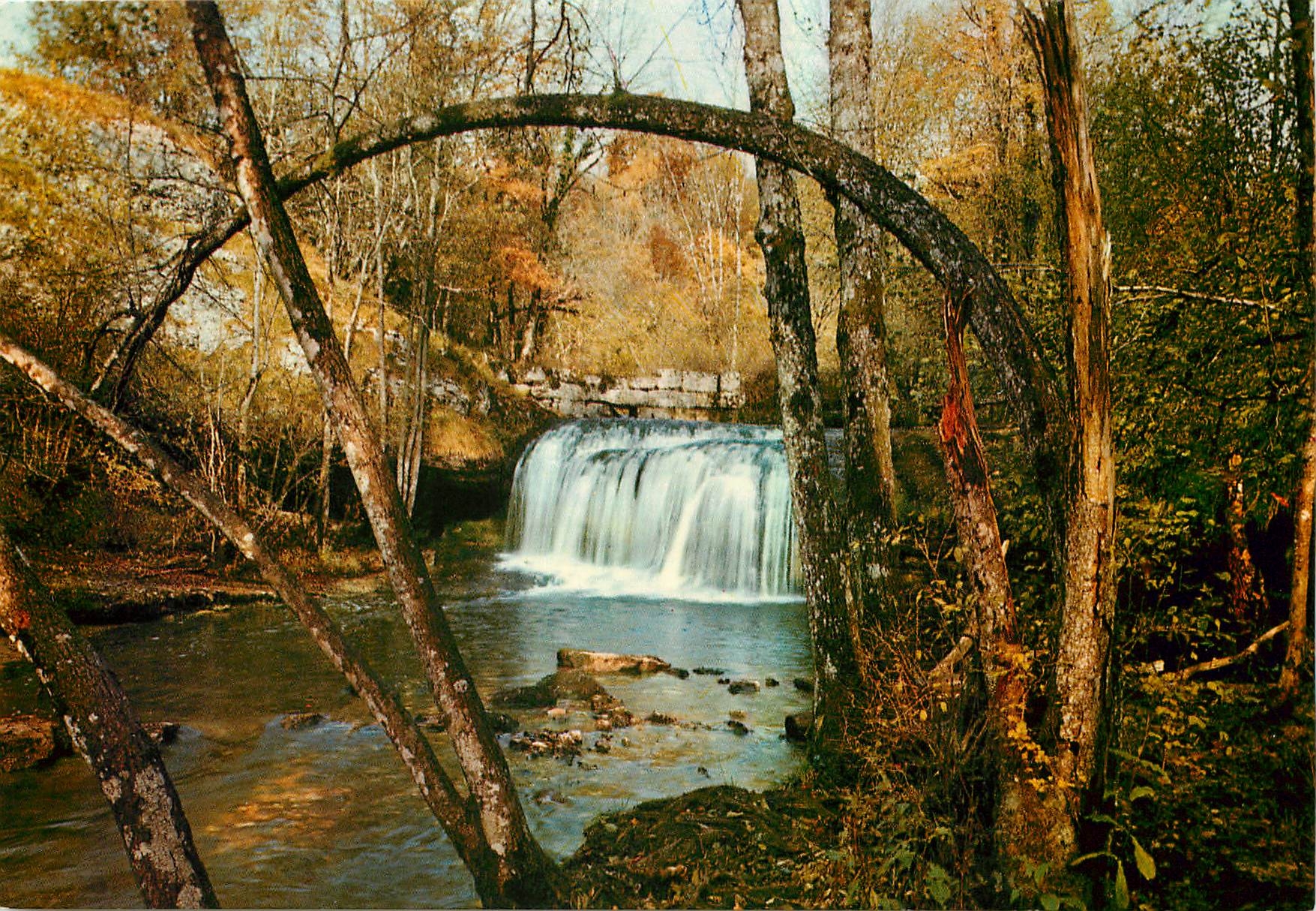 CPM Paysages du Jura Les Cascades du Herisson Saut de Chateau Garnier 