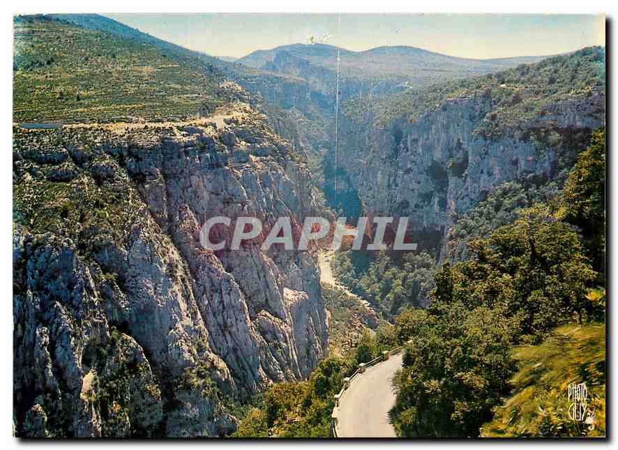 CPM Paysages de France Haute Provence Gorges du Verdon Le Grand Canon vu de la Falaise des Bauchets 