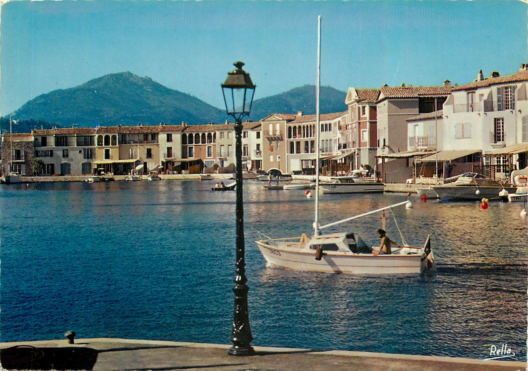 CPM La Cote d'Azur Varoise Port Grimaud Var Concu par Francois Spoerry 