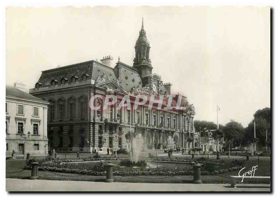 CPM En Touraine Tours Indre et Loire L'Hotel de Ville 