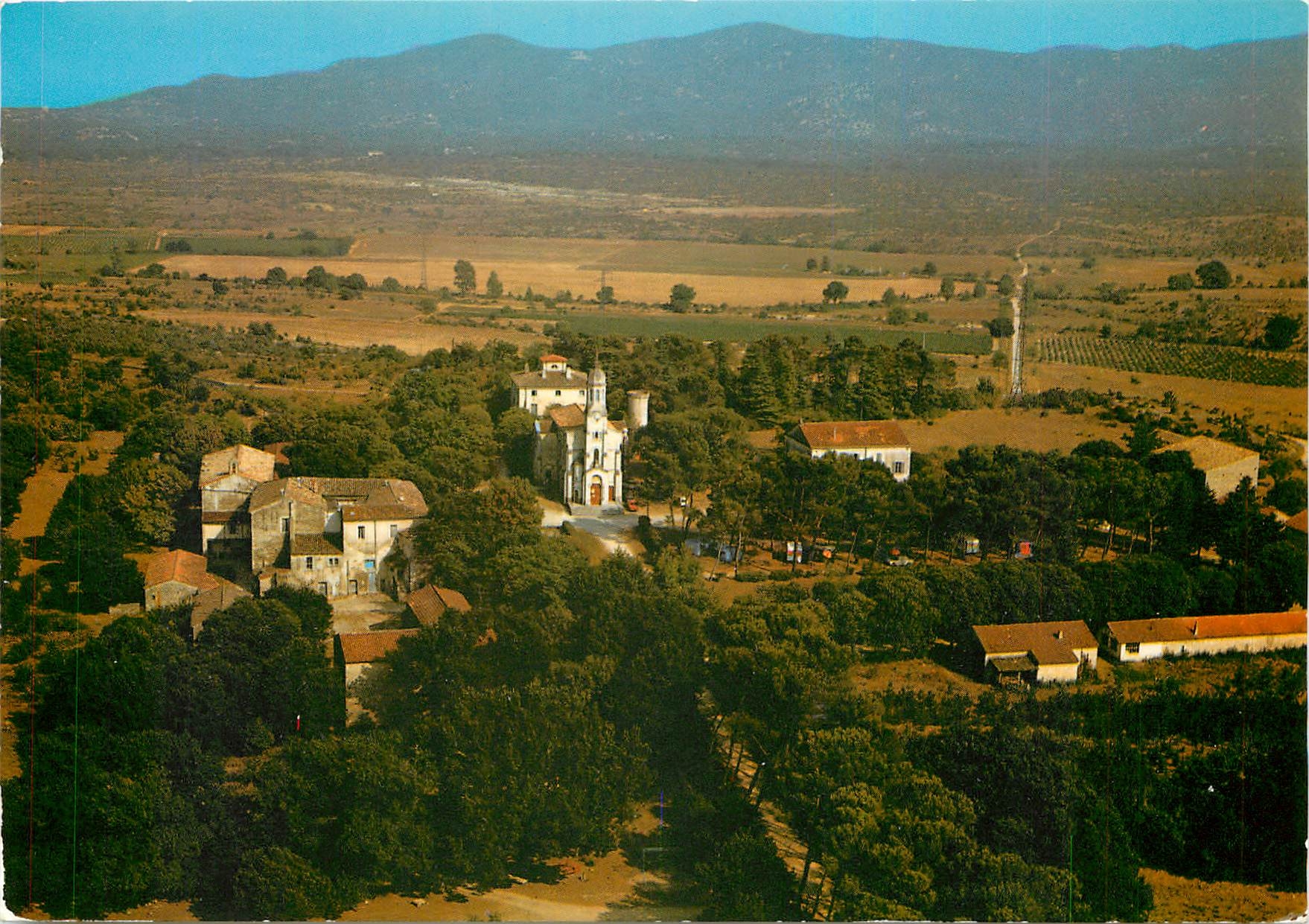 CPM Les Cevennes Touristiques Vue aerienne de Notre Dame de la Gardiole a Conqueyrac pres de Saint H