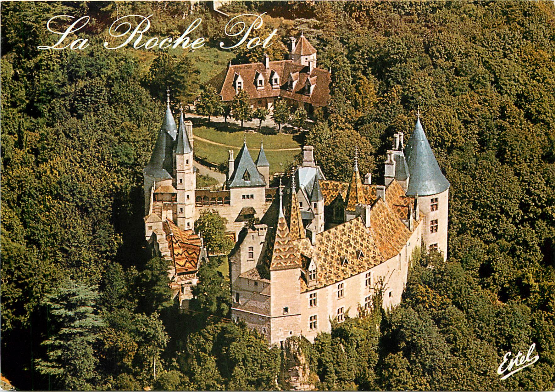 CPM Au Pays des Grands Crus La Roche Pot Cote d'Or Vue aerienne du Chateau 