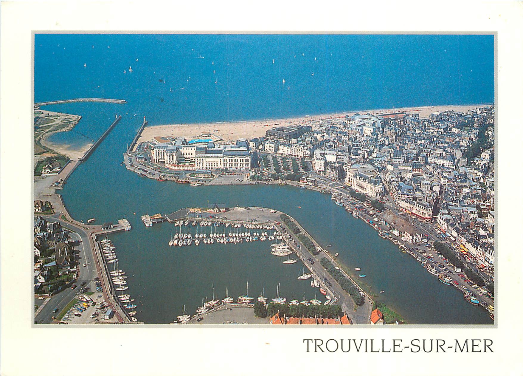 CPM Trouville sur Mer Calvados Vue aerienne generale 