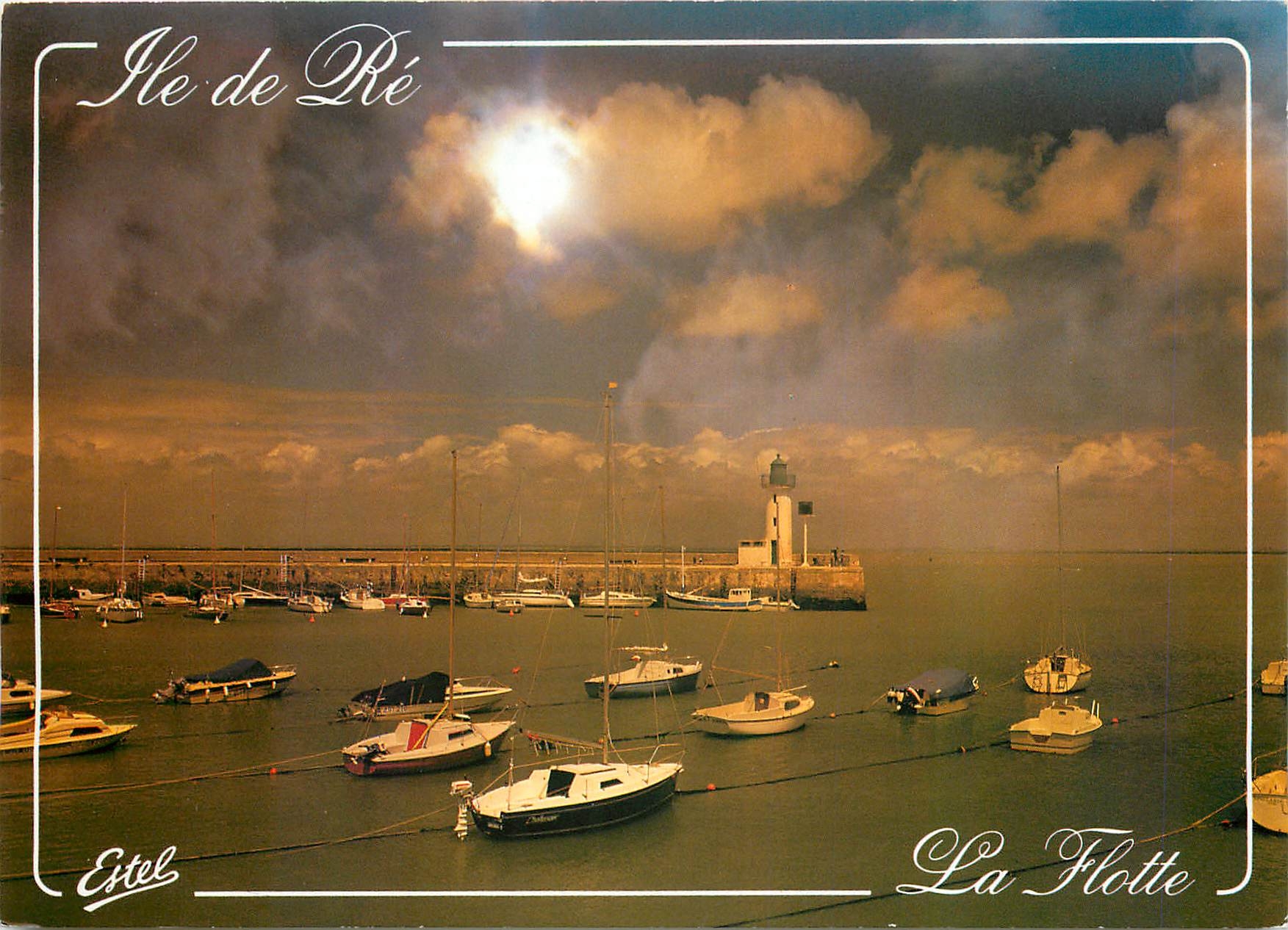 CPM Ile de Re La Flotte Charente Maritime Coucher de soleil sur le port et la jetee 