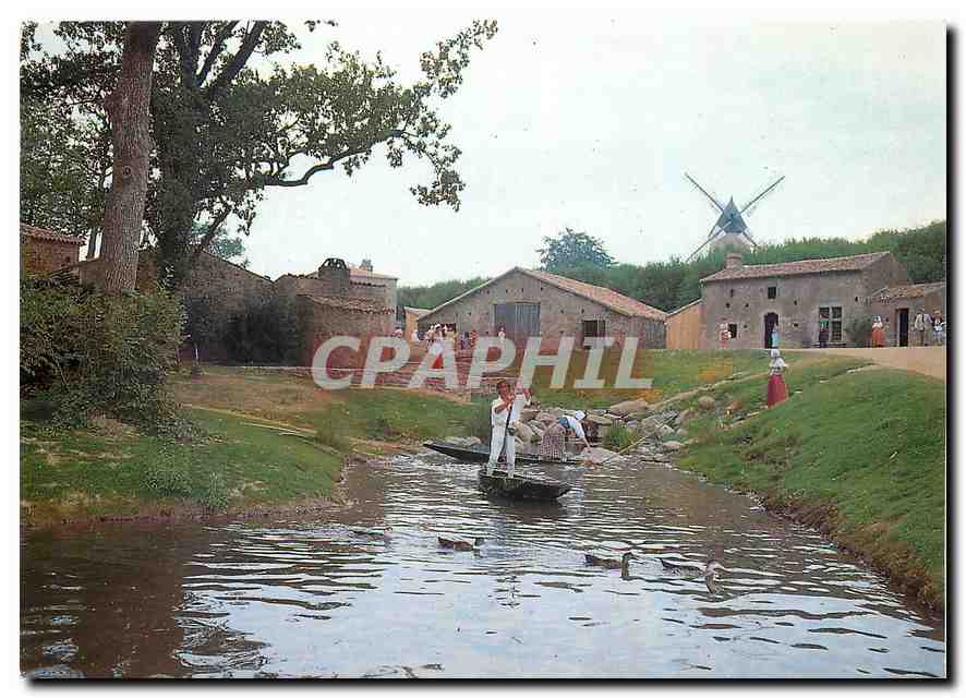 CPM Le Grand Parcours du Puy du Fou Les espesses Vendee France L'etang et le village 