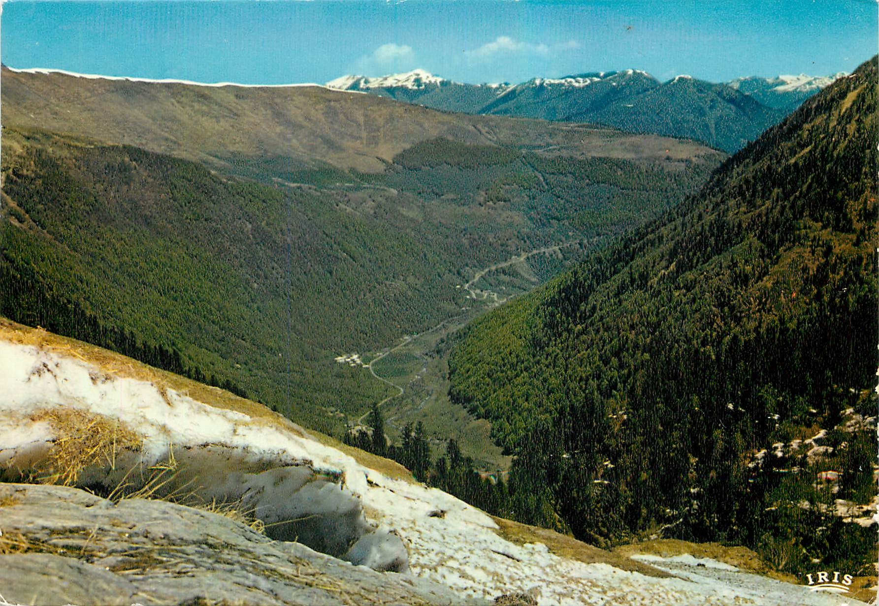 CPM Les Pyrenees Aux environs de Luchon Panorama sur la Vallee du Lys appelee jadis Bat de Lis 