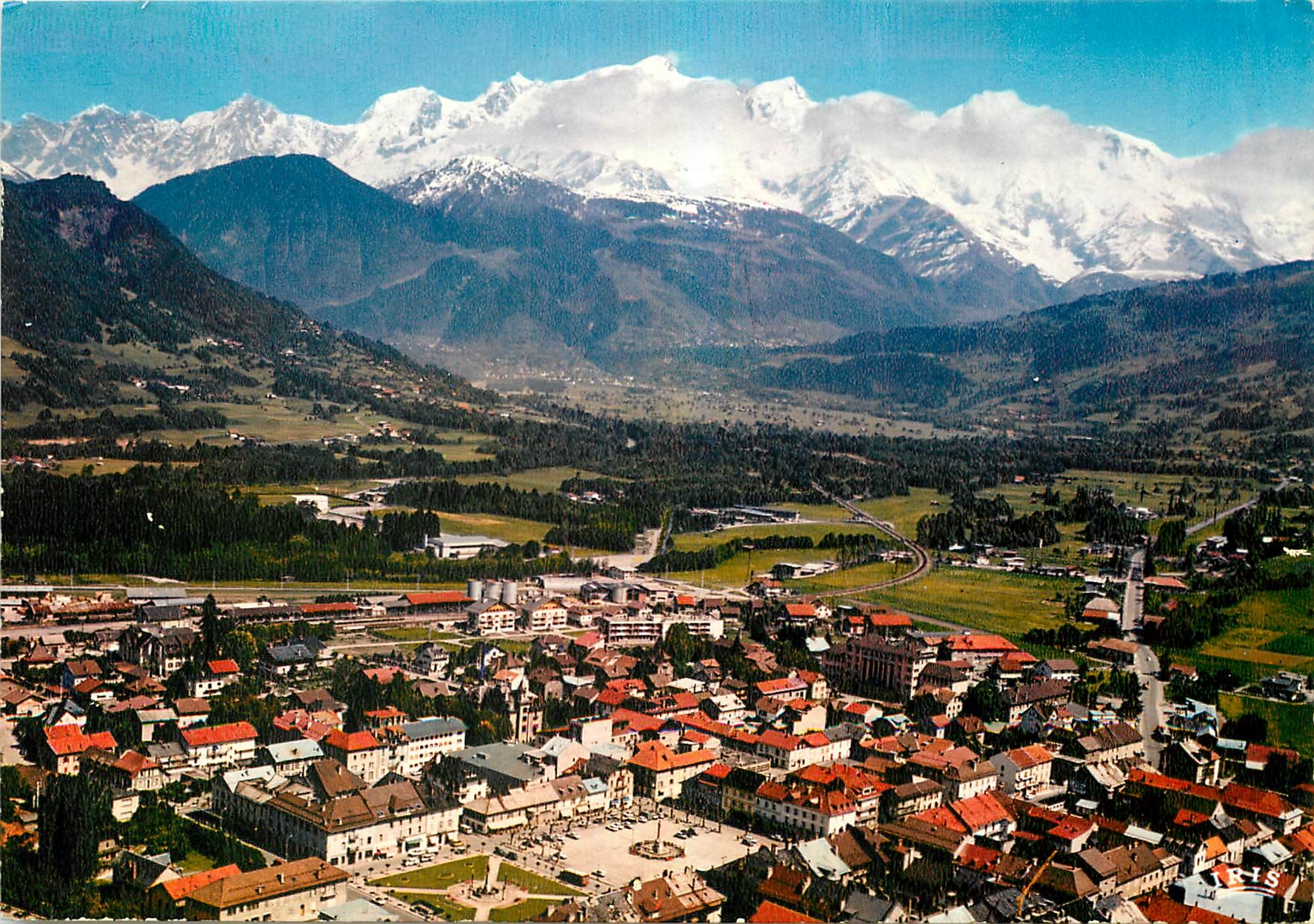 CPM Salianches Porte du Mont Blanc Hte Savoie Vue aerienne de la Station Panorama sur le Massif du M