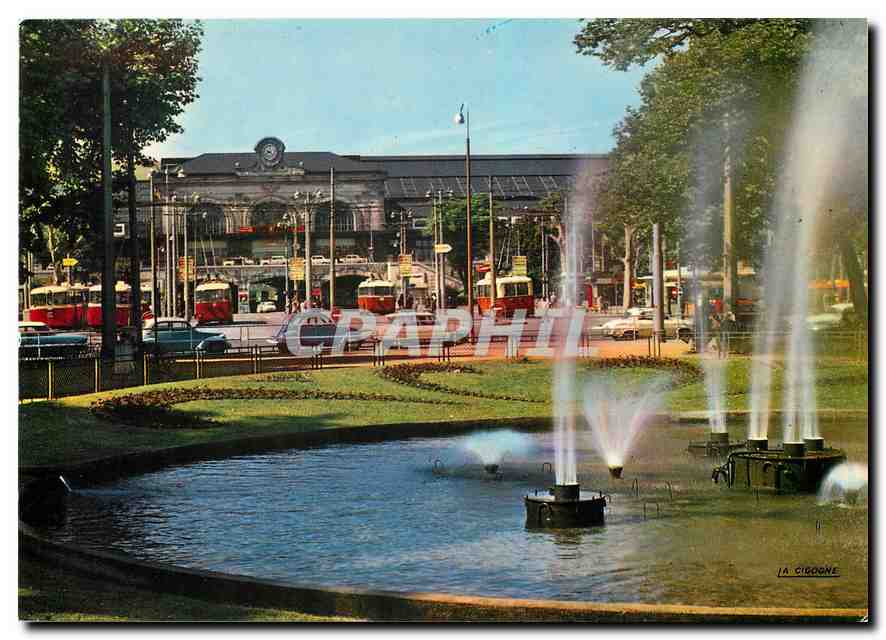 CPM Lyon La Gare de Perrache et le Cours Verdun Tramway