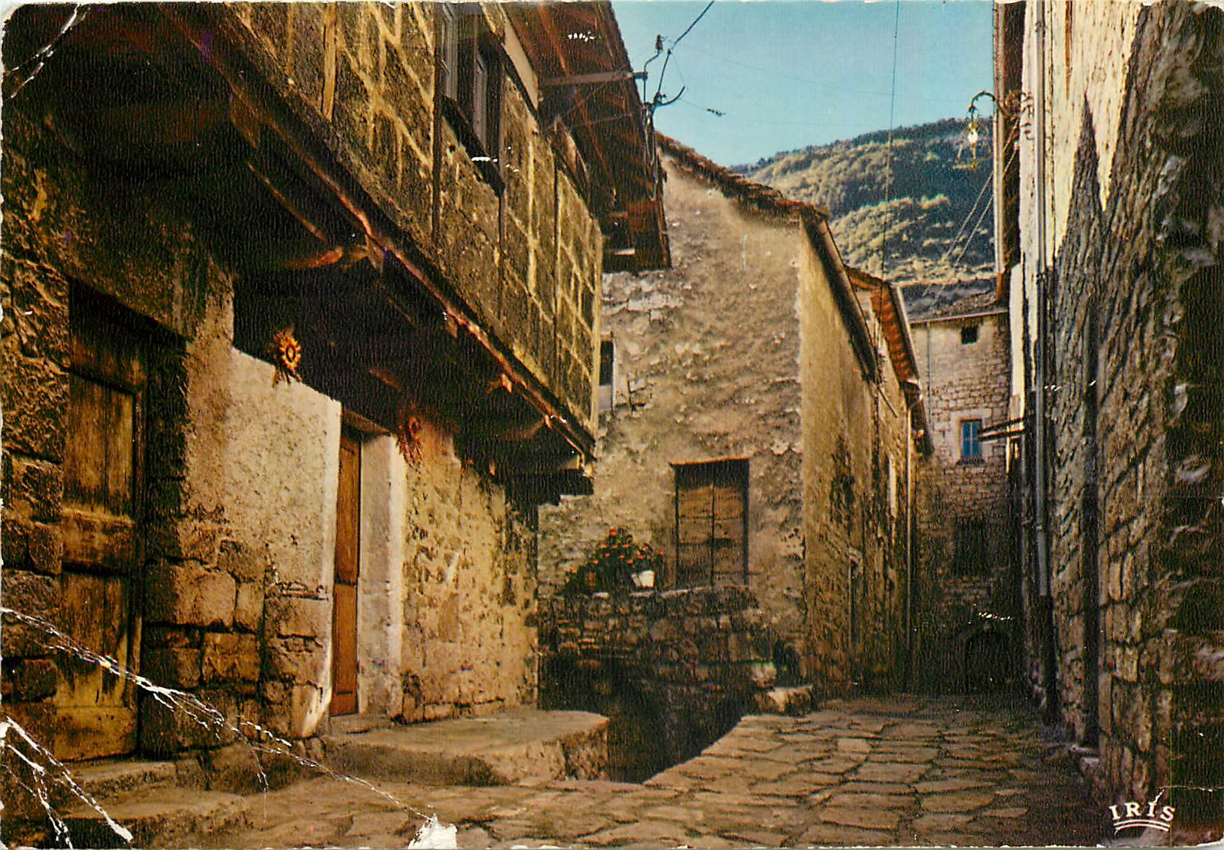 CPM Les Gorges du Tarn Sainte Enimie Cite medievale Une vieille ruelle pittoresque 