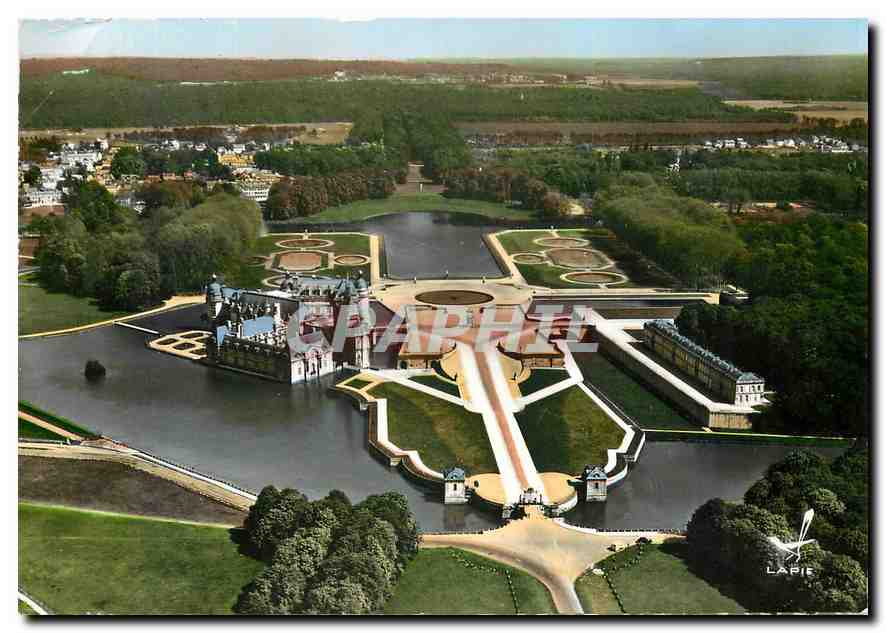 CPM En avion au dessus de Chantilly Oise Le Chateau la Grille d'honneur 