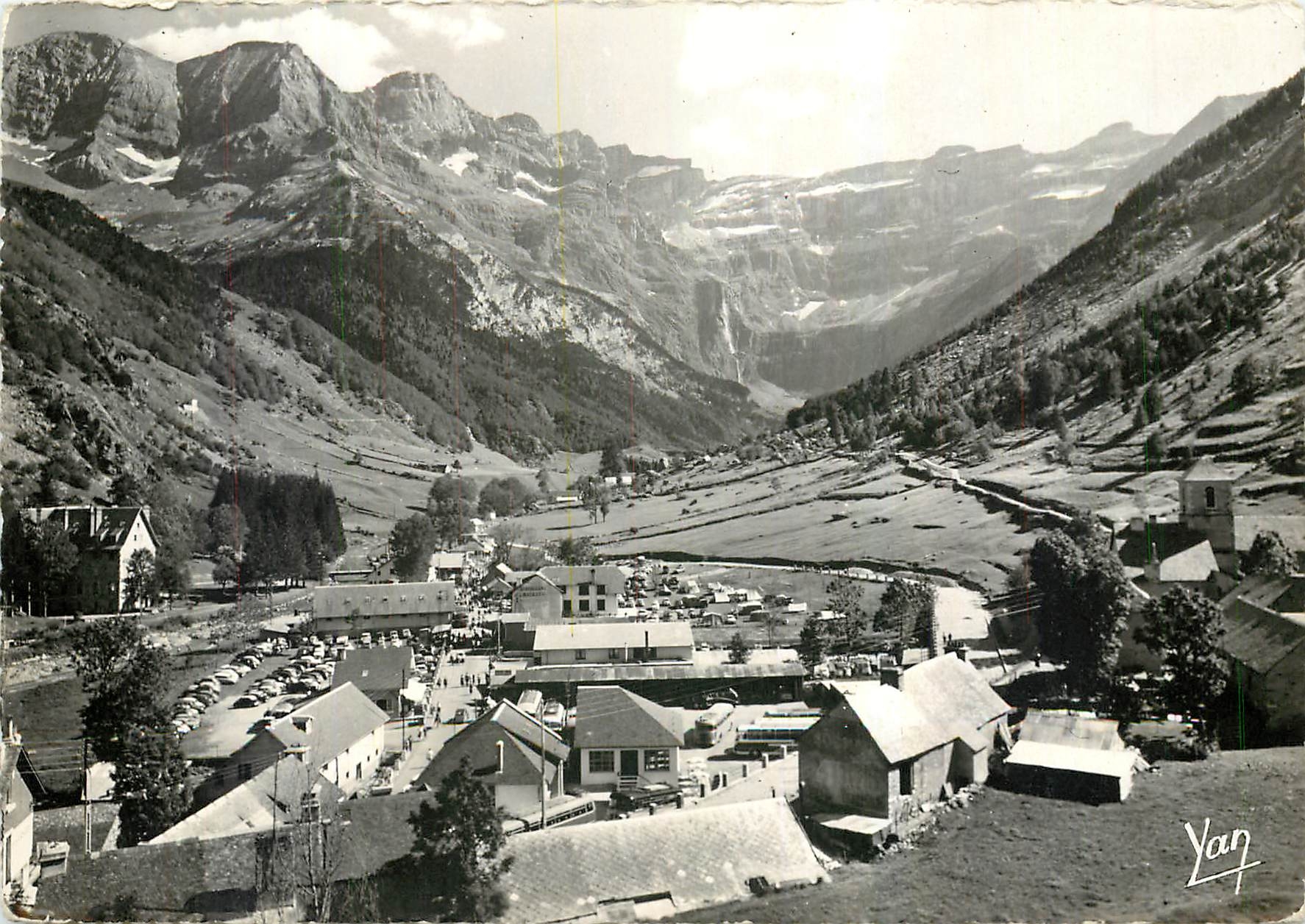 CPM Gavarnie H P Le Village et le Cirque 