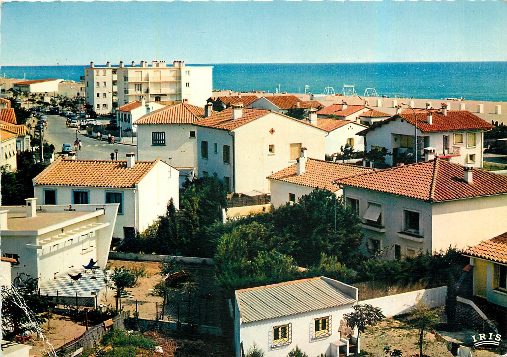 CPM Saint Cyprien Plage P O Vue de la Station vers le Front de Mer 